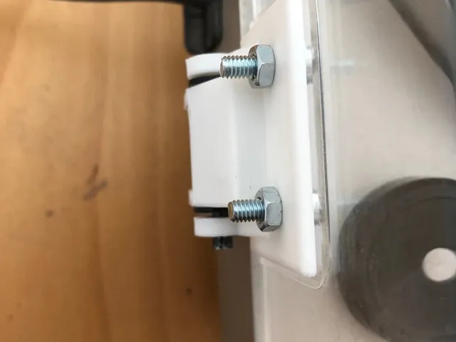 Hinge for Brandt P111 turn table