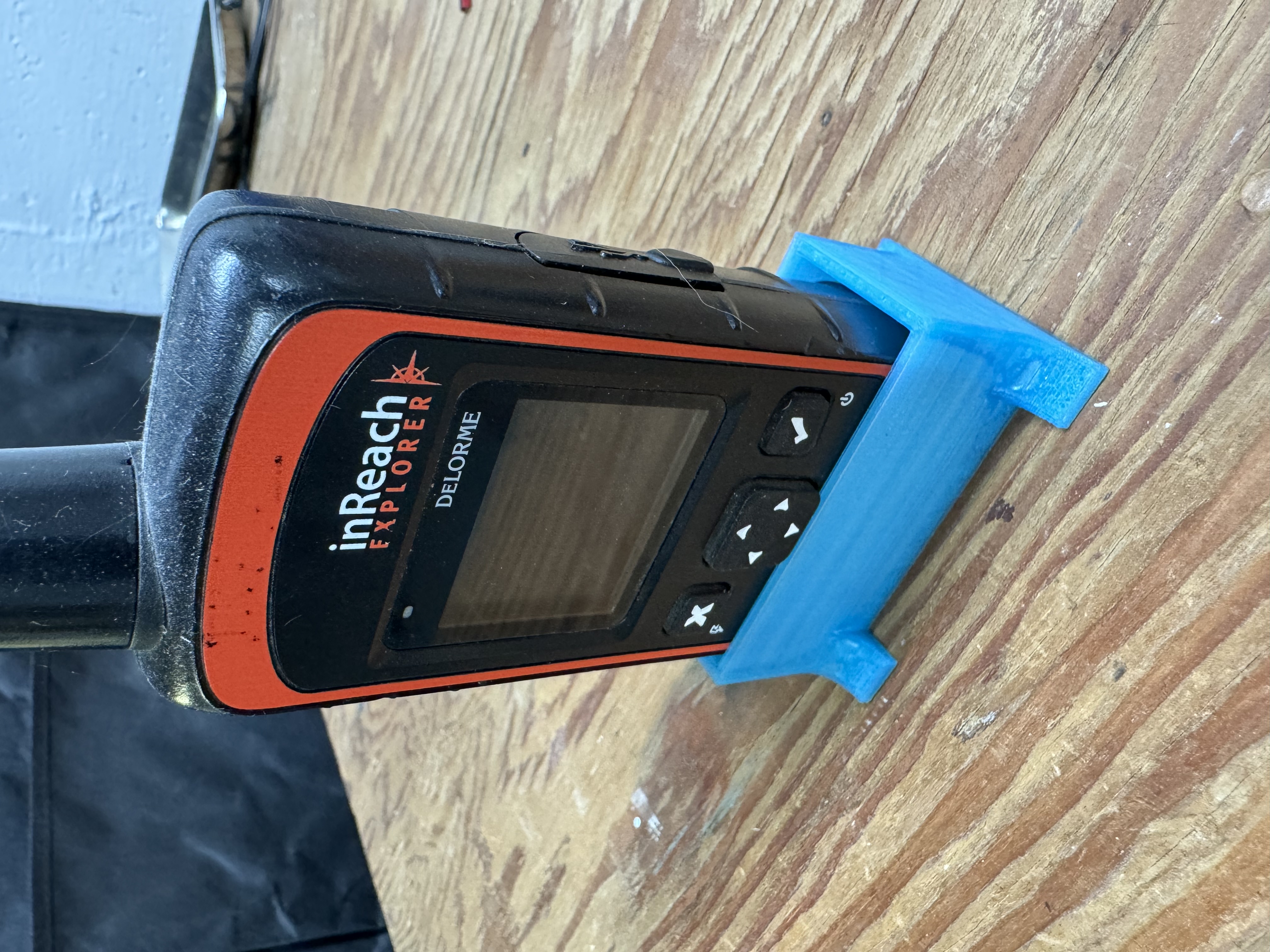 Garmin InReach Explorer stand