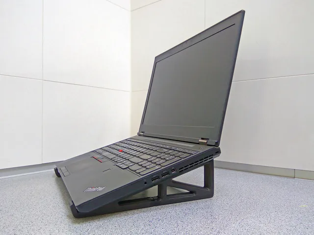 (Voronoi) Laptop Stand