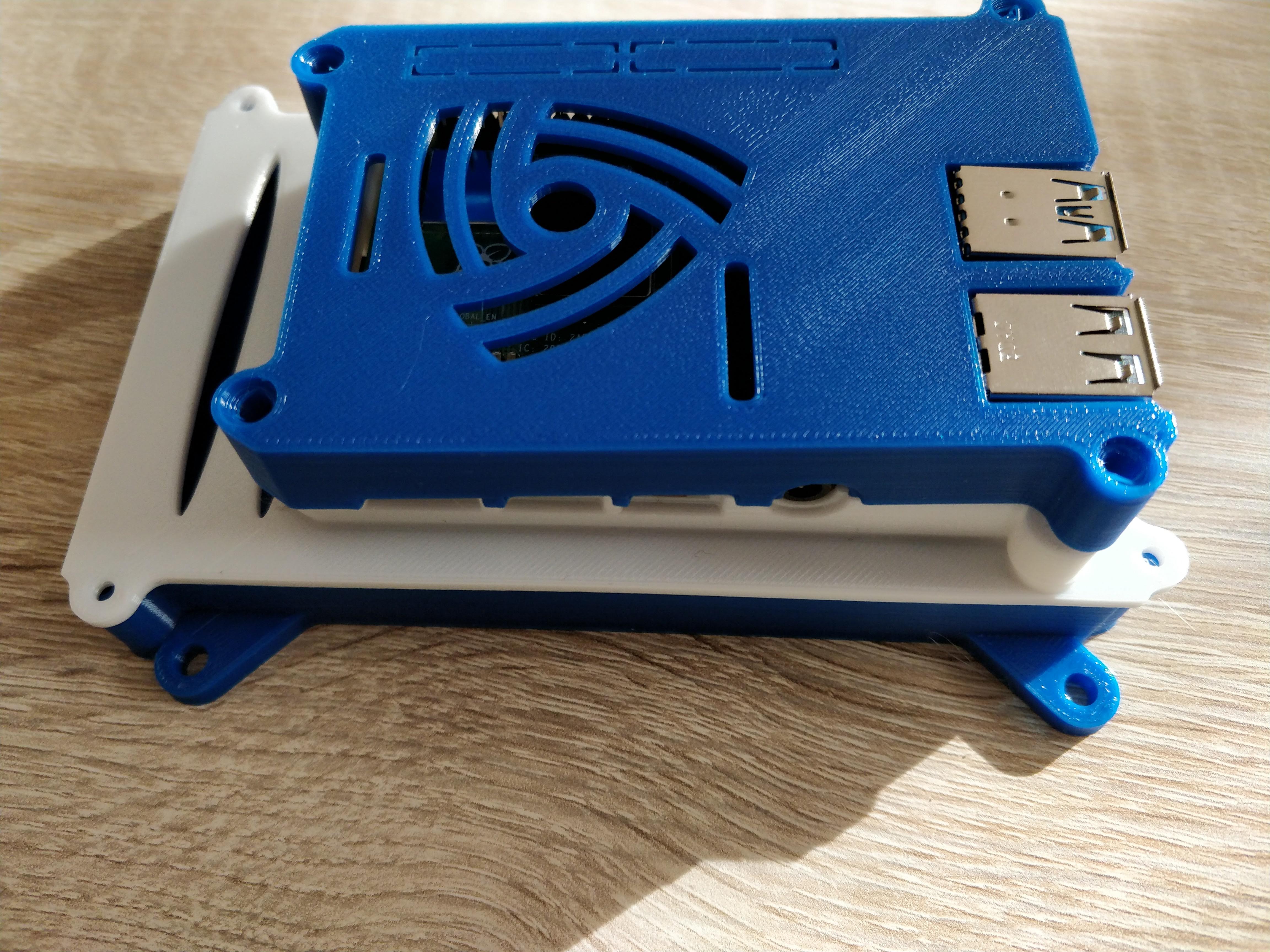 Raspberry Pi 4 Enclosure with 2,5