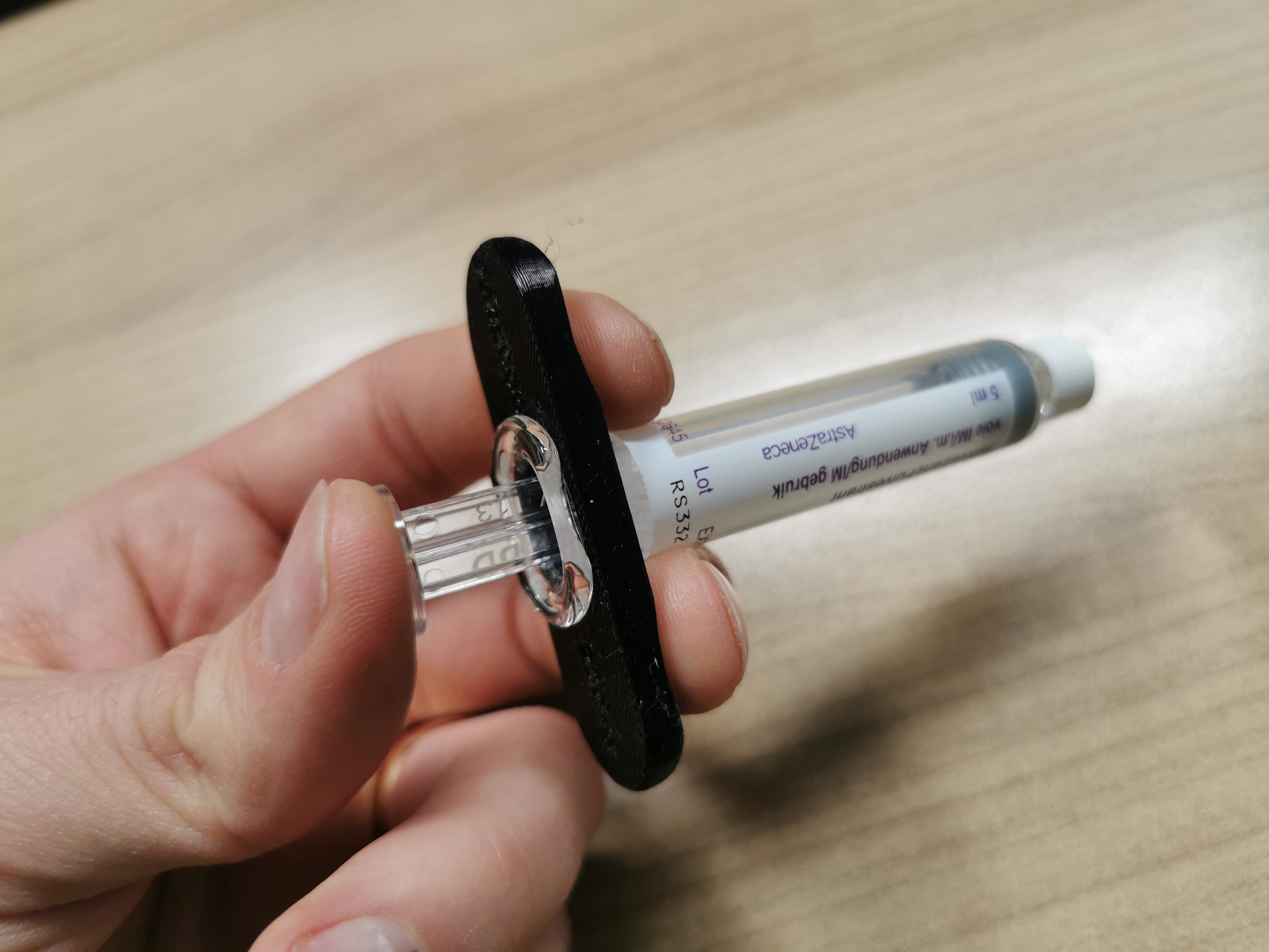 Syringe Helper Syringe application helper for Faslodex 250mg by Schlachtkreuzer ...