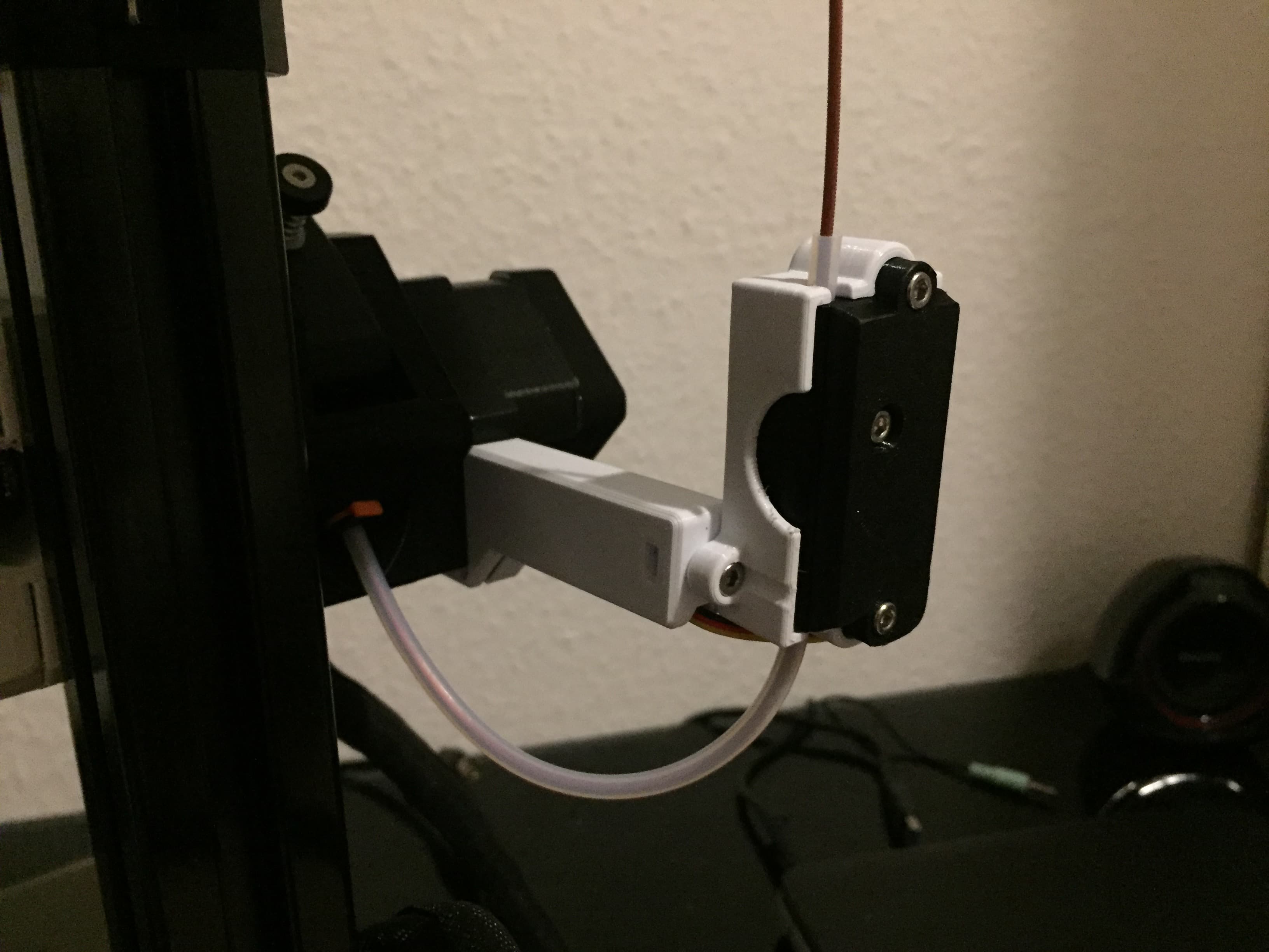 Prusa MINI filament sensor holder with cable duct by Daniel Download