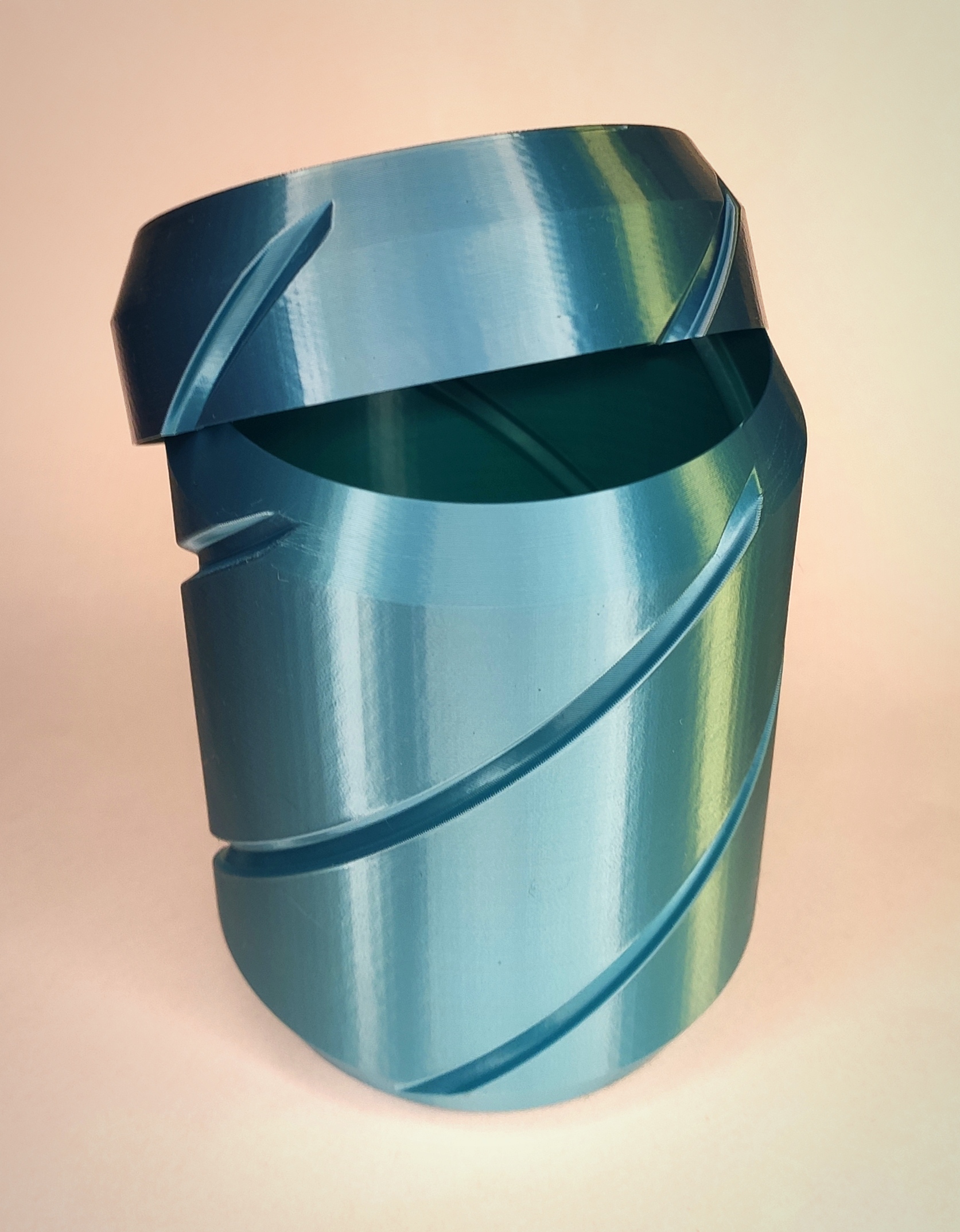 Threaded container with closure by Marek S | Download free STL model ...