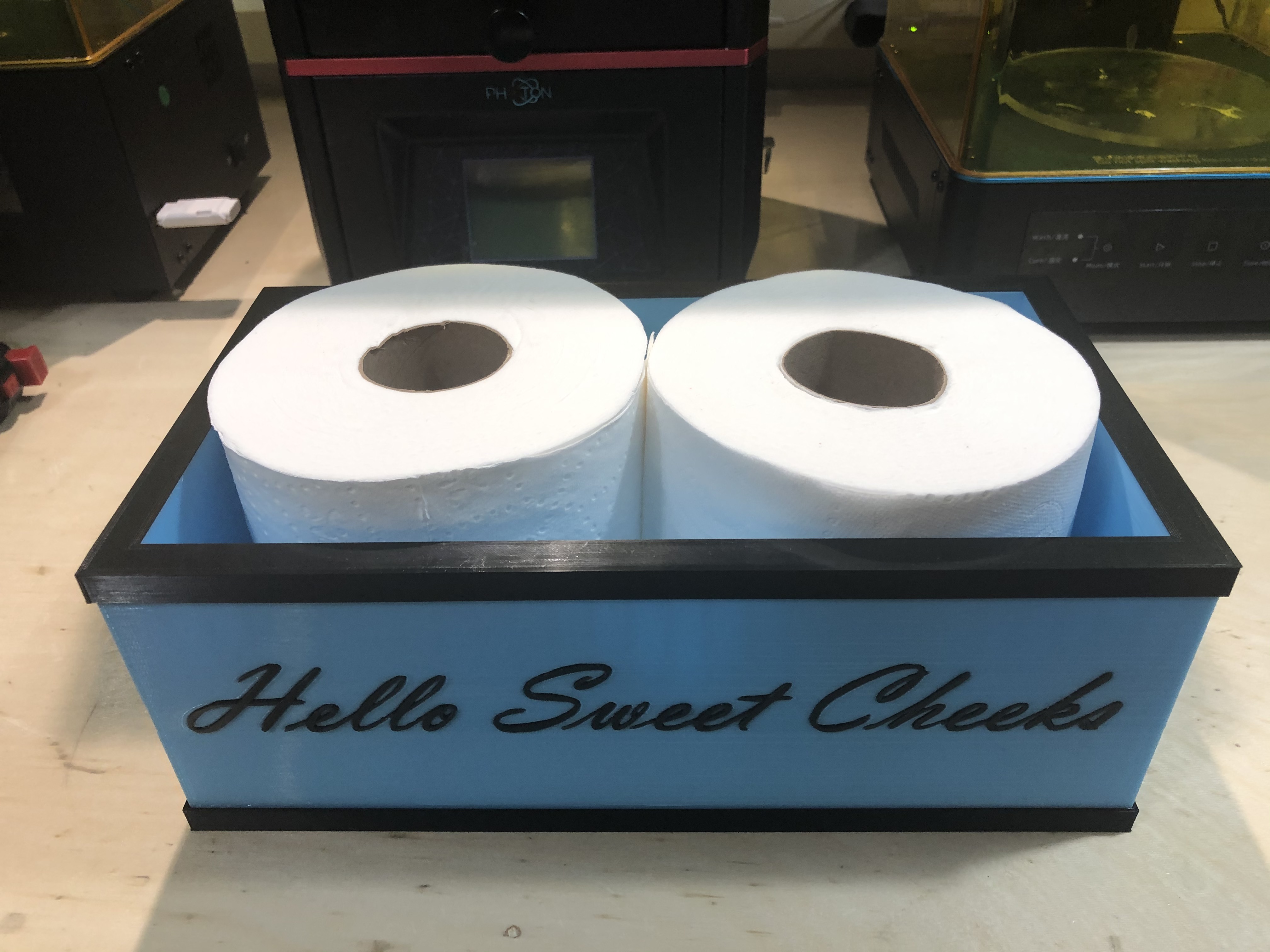 Toilet paper roll holder