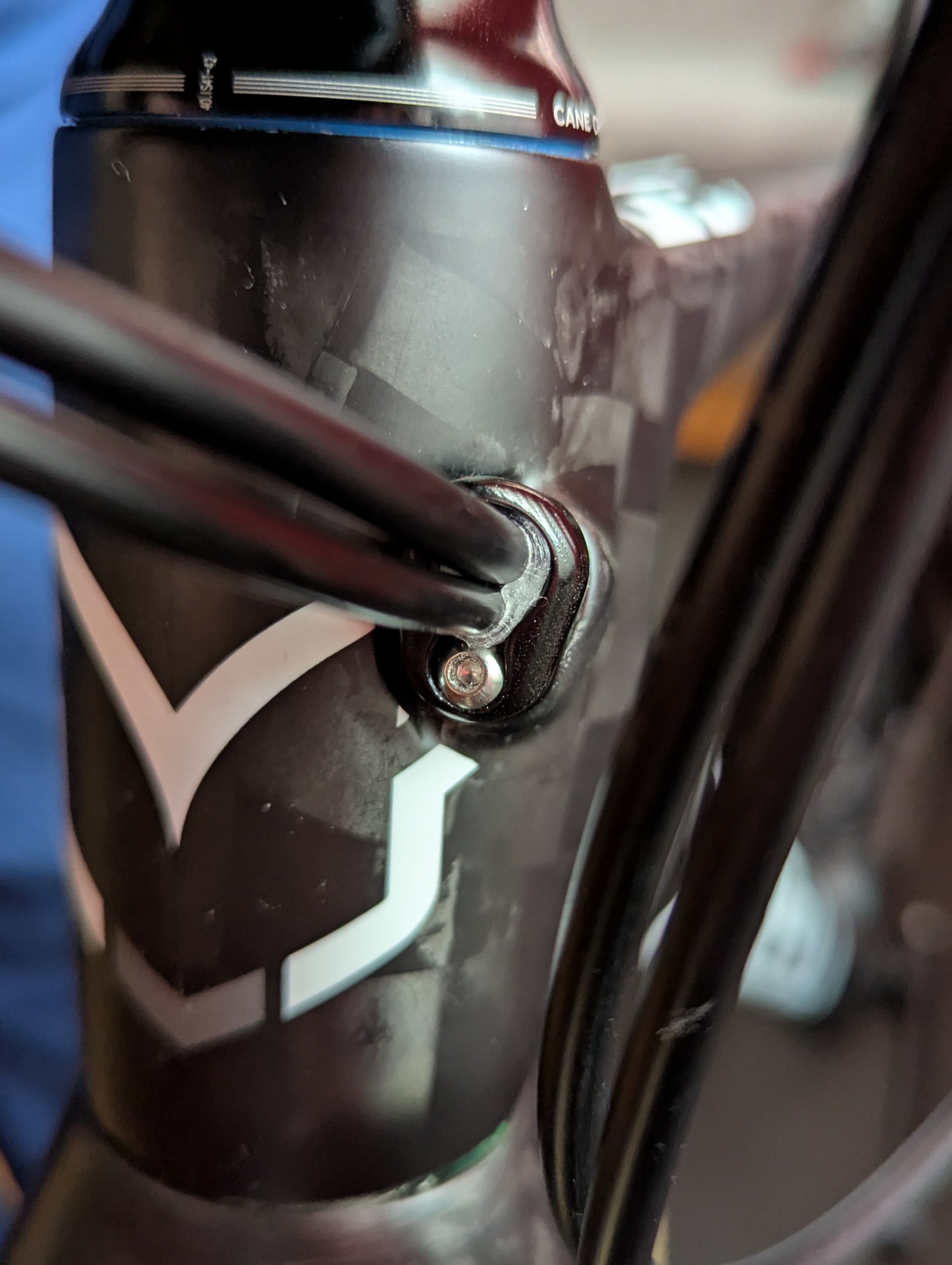 Cable routing grommet for Felt FR road bike frame