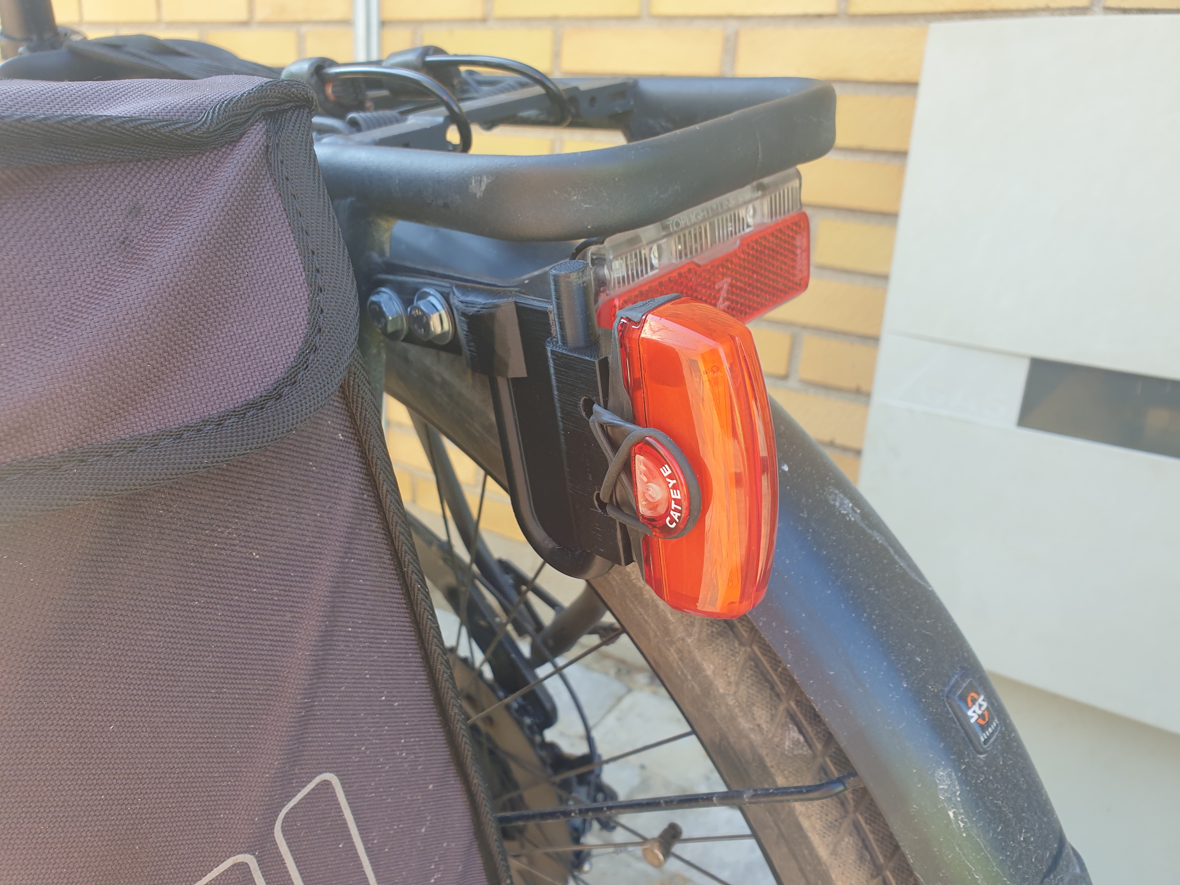 Cateye Rapid X3 holder for ebikes