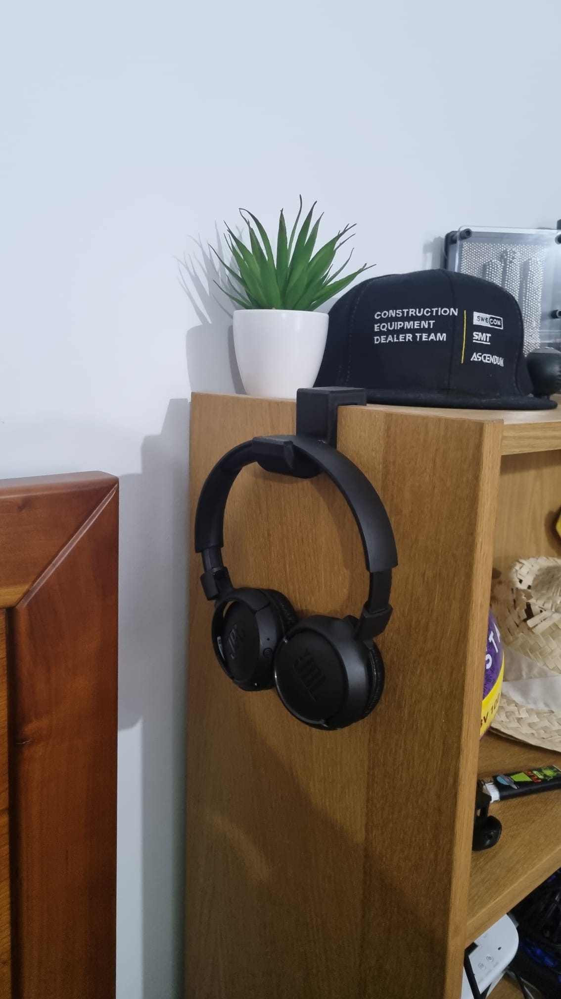 Headphone Holder by Joao Jordao Download free STL model