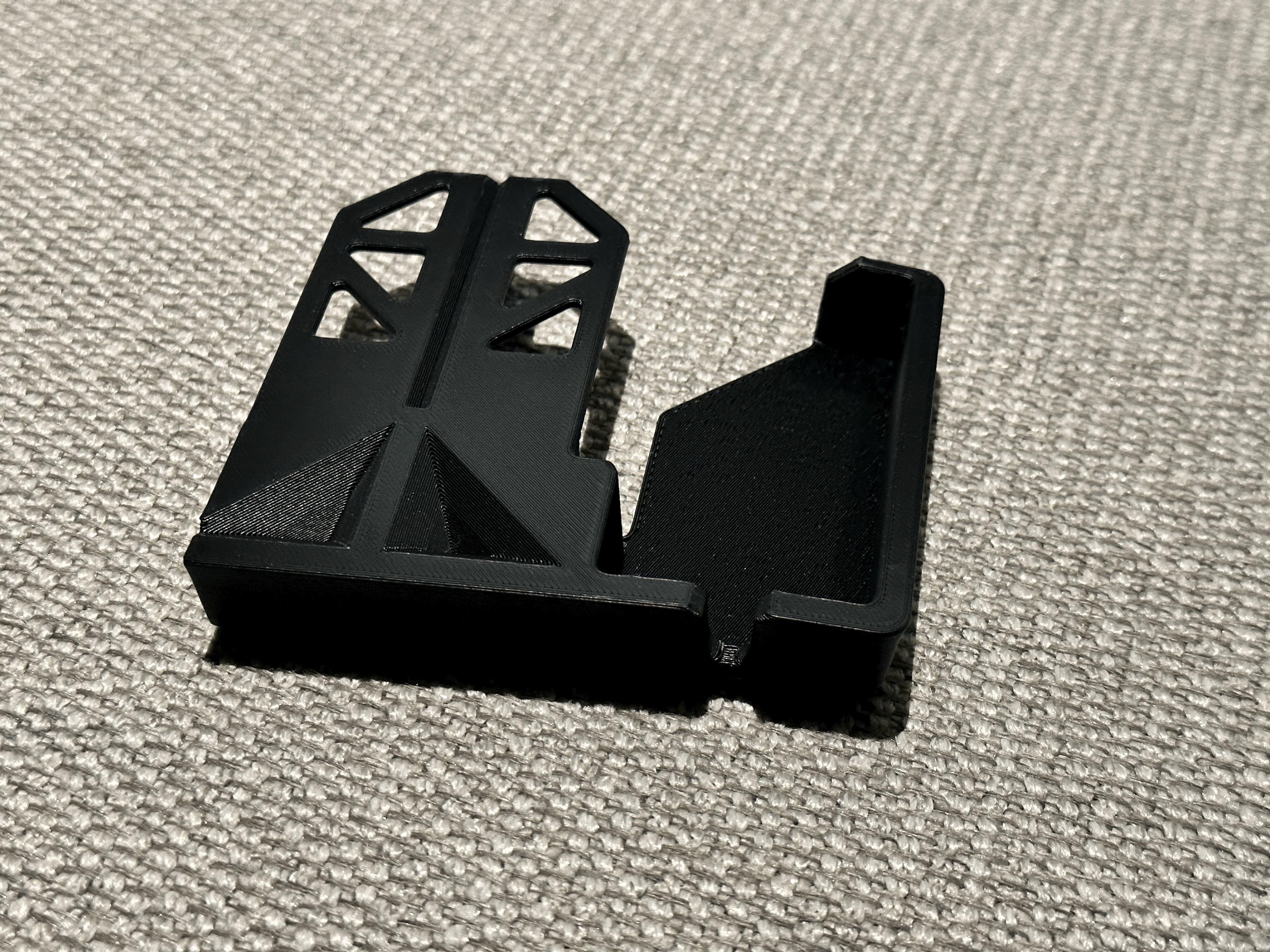 XC40 CARPLAY HOLDER MODEL