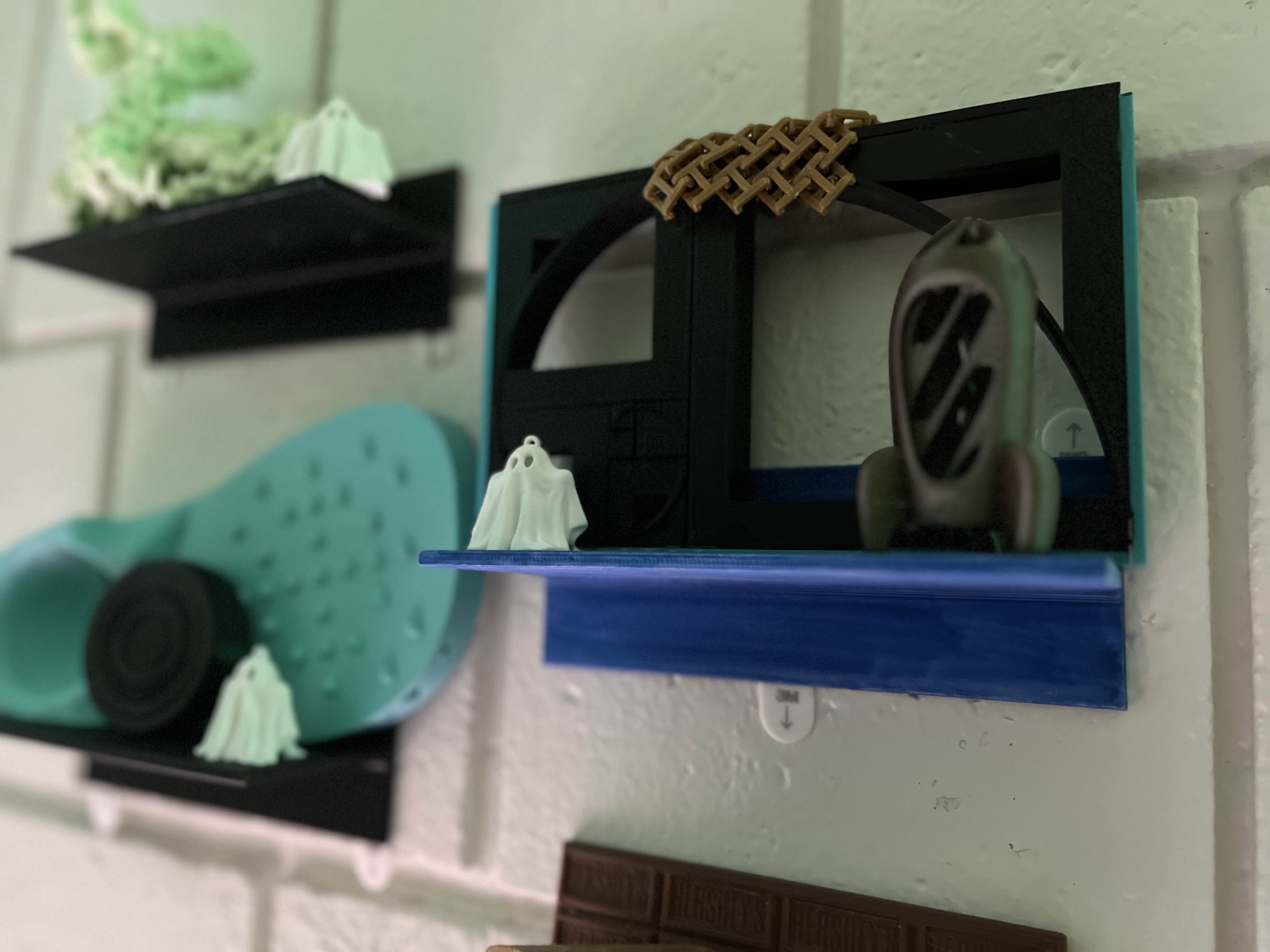 Simple Wall Mount Display Shelf