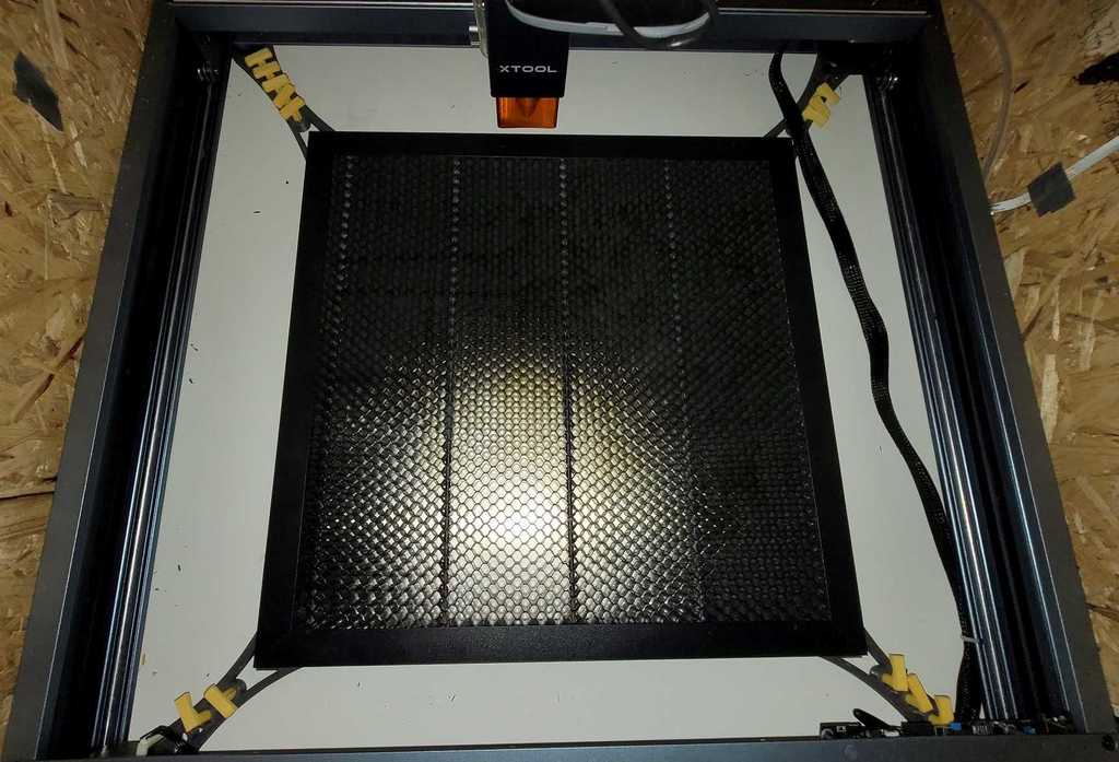 xTool D1 Alignment for Honeycomb 400 x 400