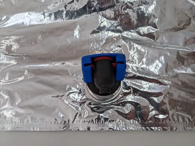 Bag in box locker