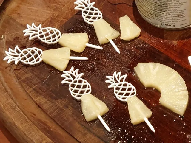 Pineapple pick
