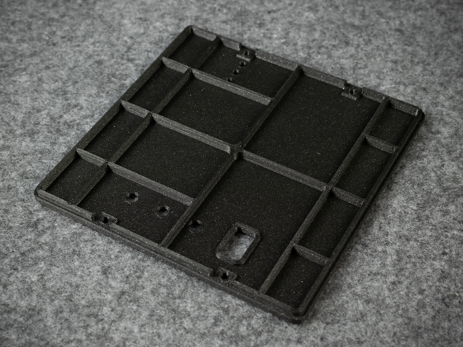 Miniatura 5 do modelo 3D Modular Flip-Disc Clock Enclosure