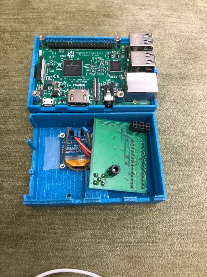 DMR HOTSPOT RPI3 WITH LIPO BATTERY by sv7kwi | Download free STL model ...