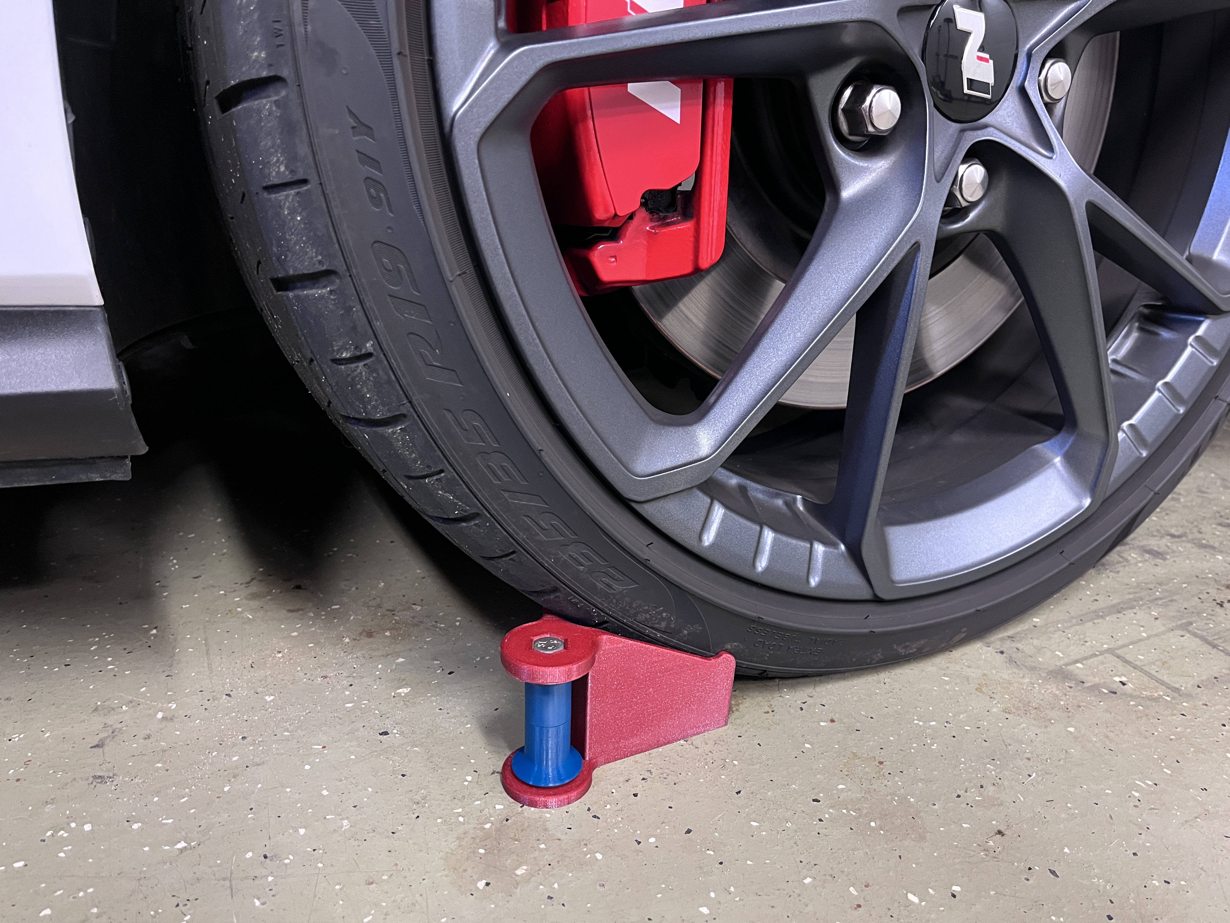Car wash hose guide