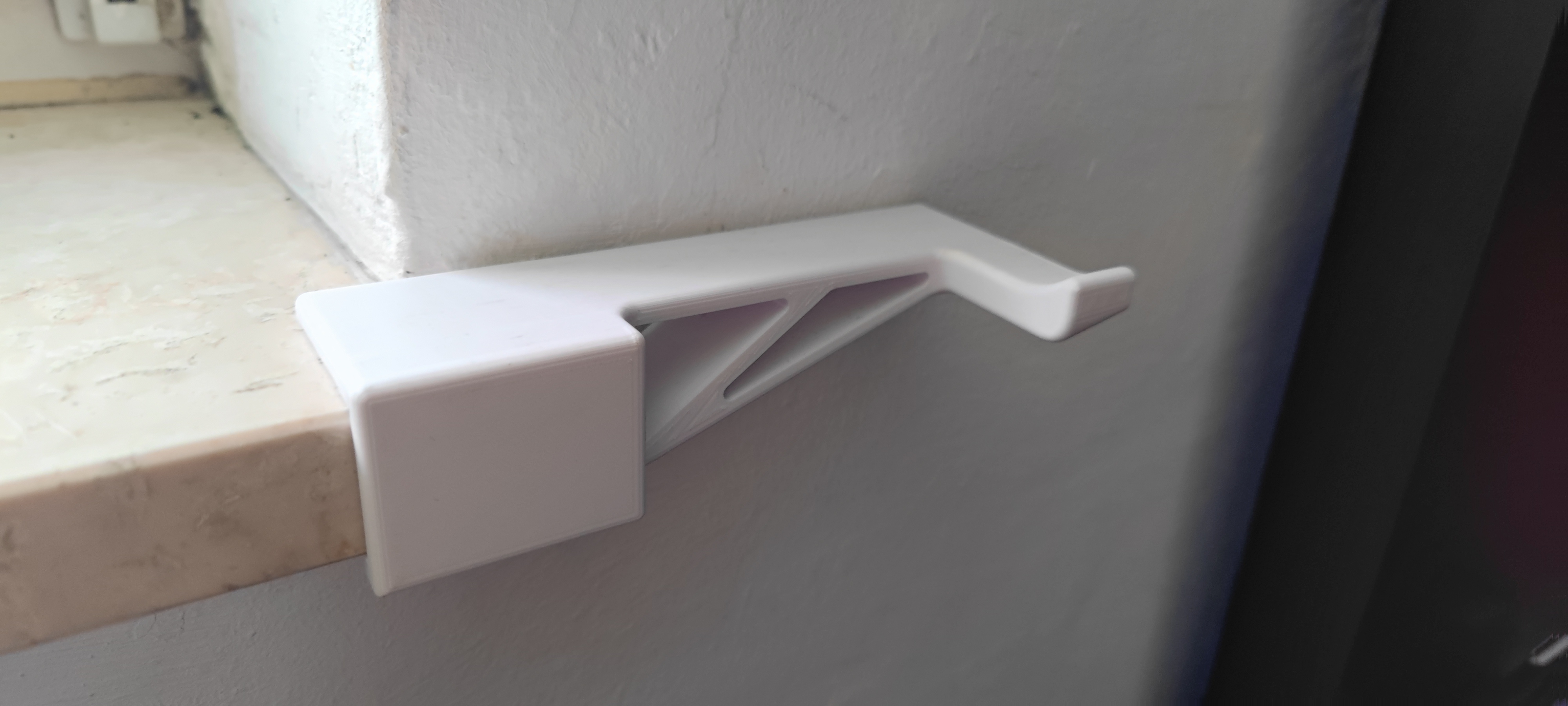 FensterbrettHaken / Windowsill Hooks by Printforme Download free STL