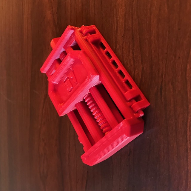 Print in Place Mini Vise