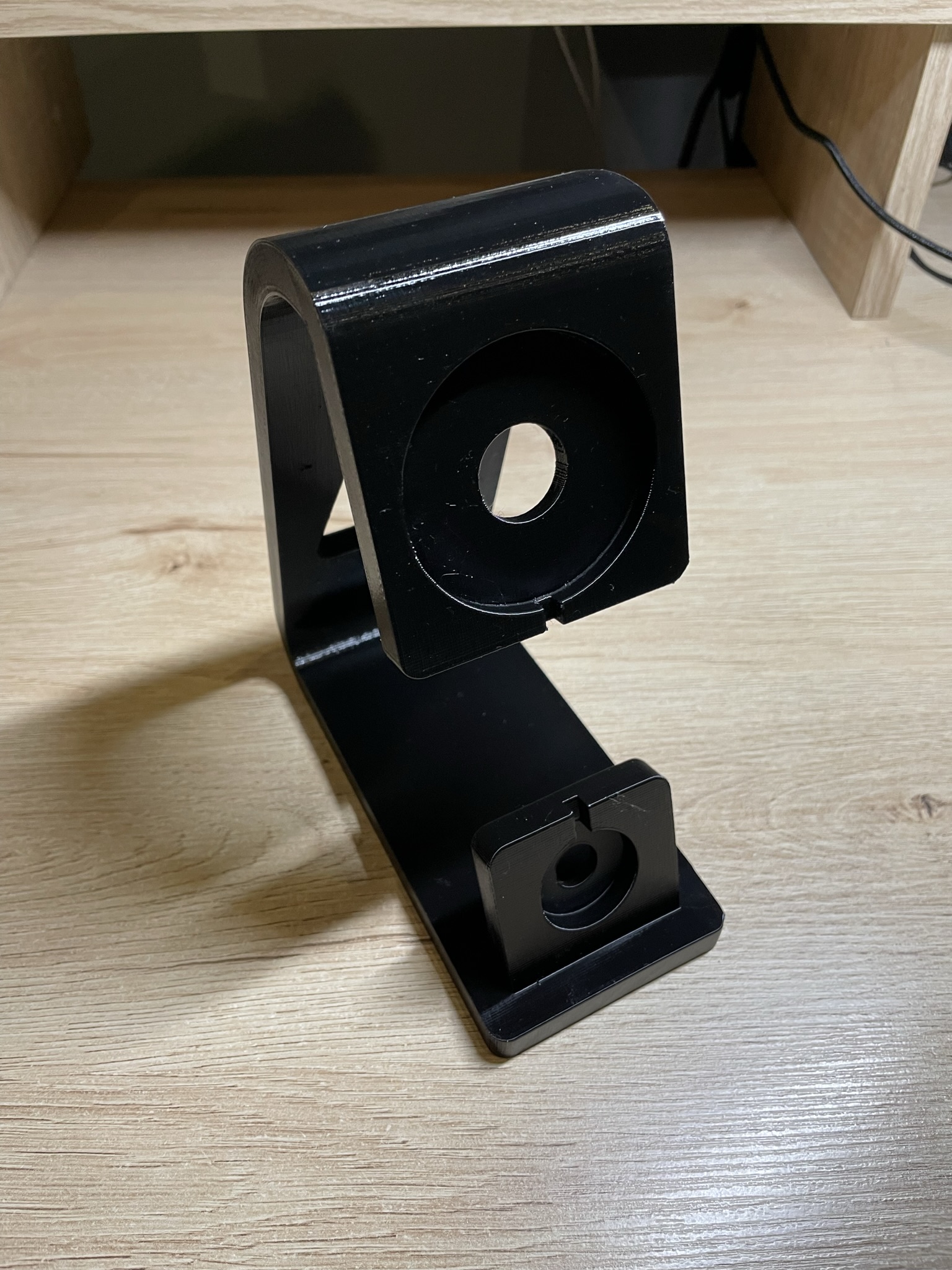 iPhone and Apple Watch Magsafe vertical stand