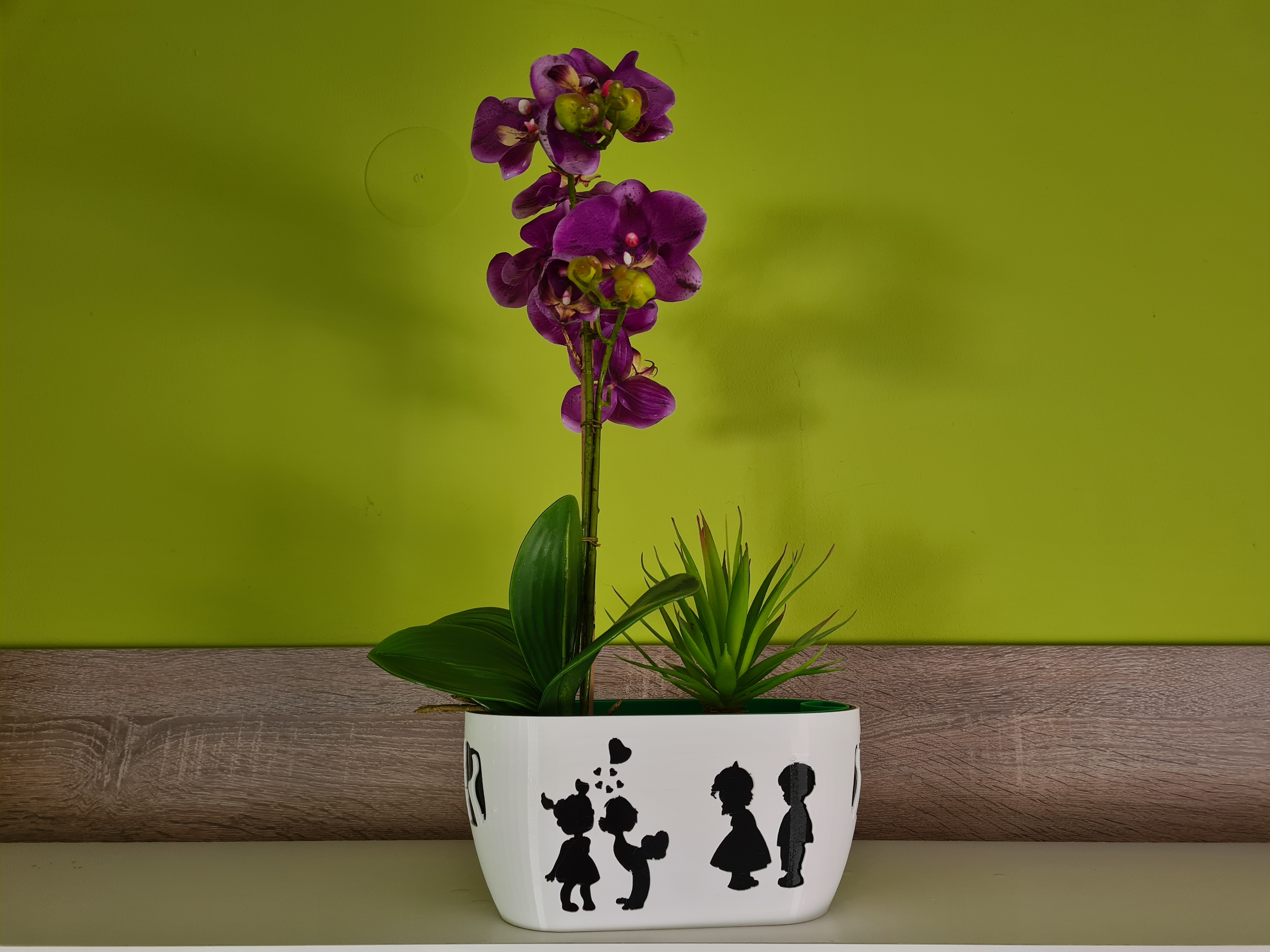 Love Story Self Watering Vase (PiP)