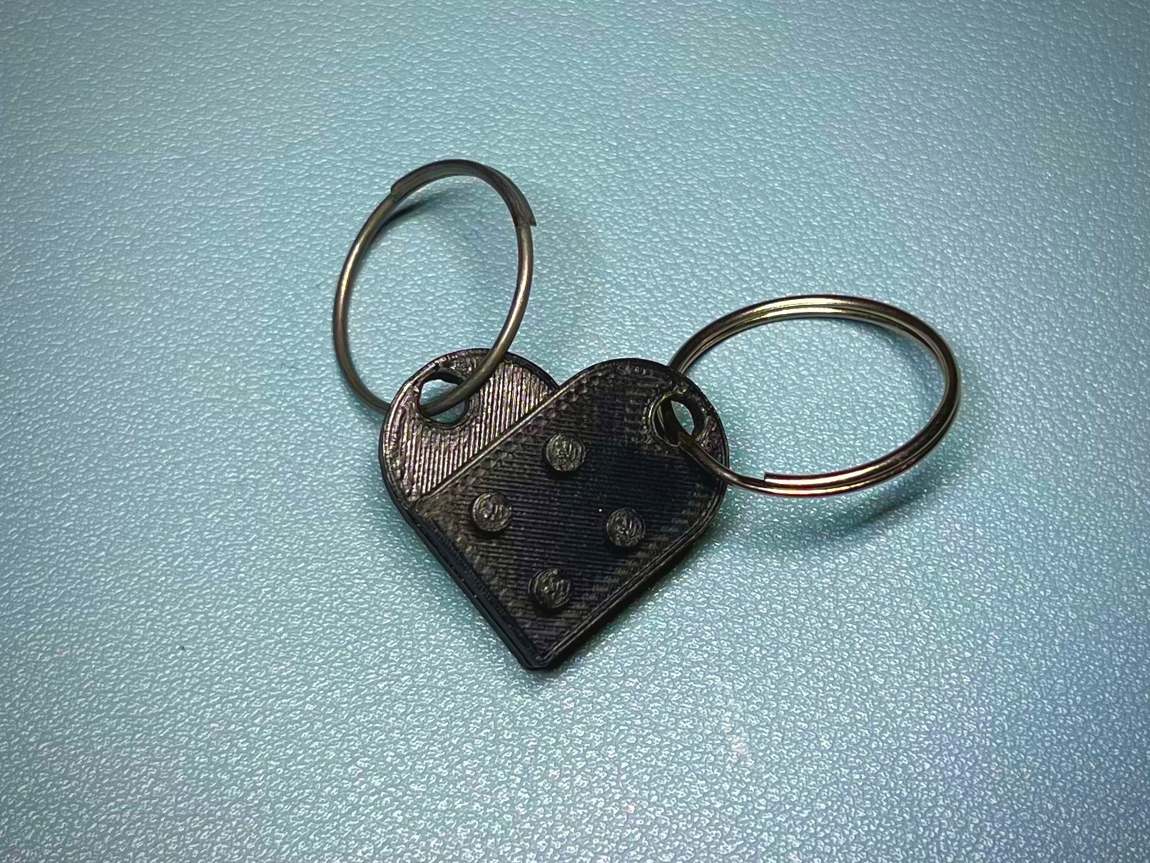STL file Lego Heart Valentine's Day Key Ring 💜・3D print design to  download・Cults