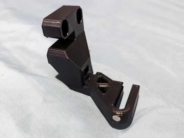 Longer Euclid dock arm, with magnet for retention