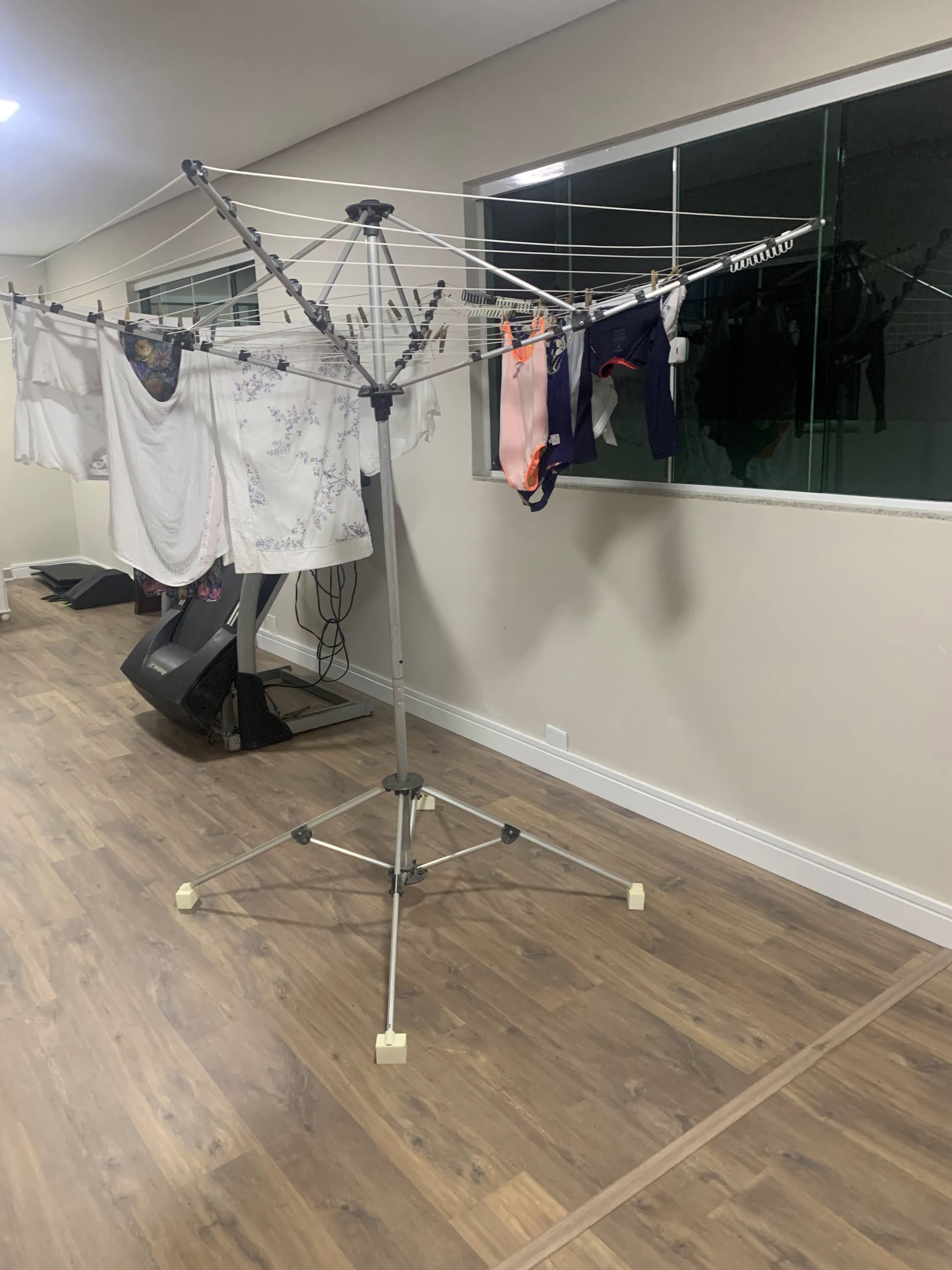 Clothesline/drying rack elevation — thumbnail 2