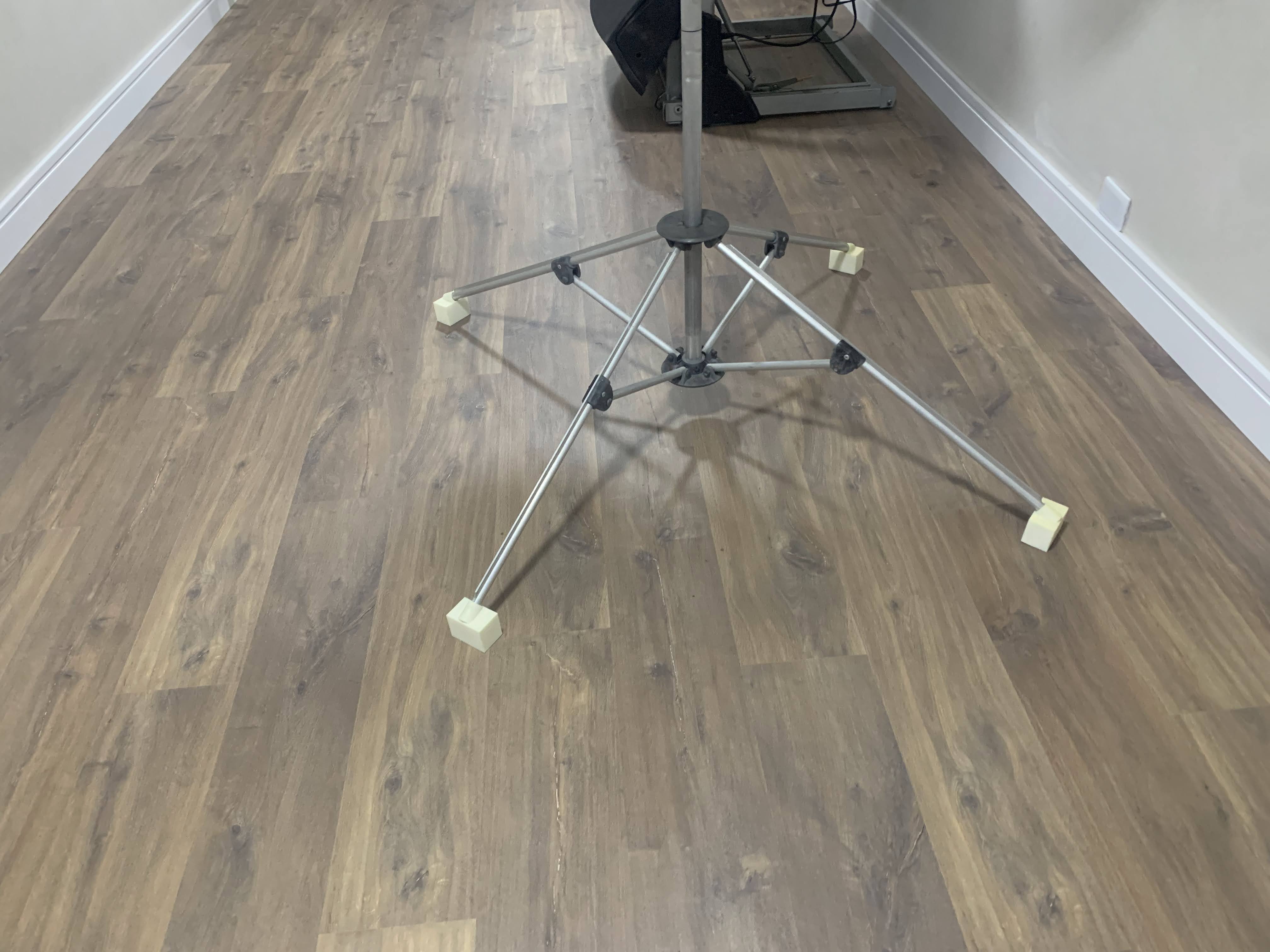 Clothesline/drying rack elevation — thumbnail 4