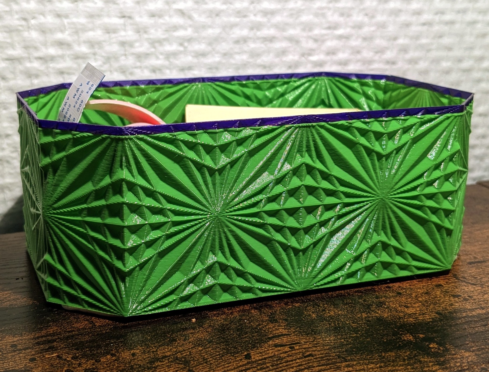 Patterned desk box (vase mode)