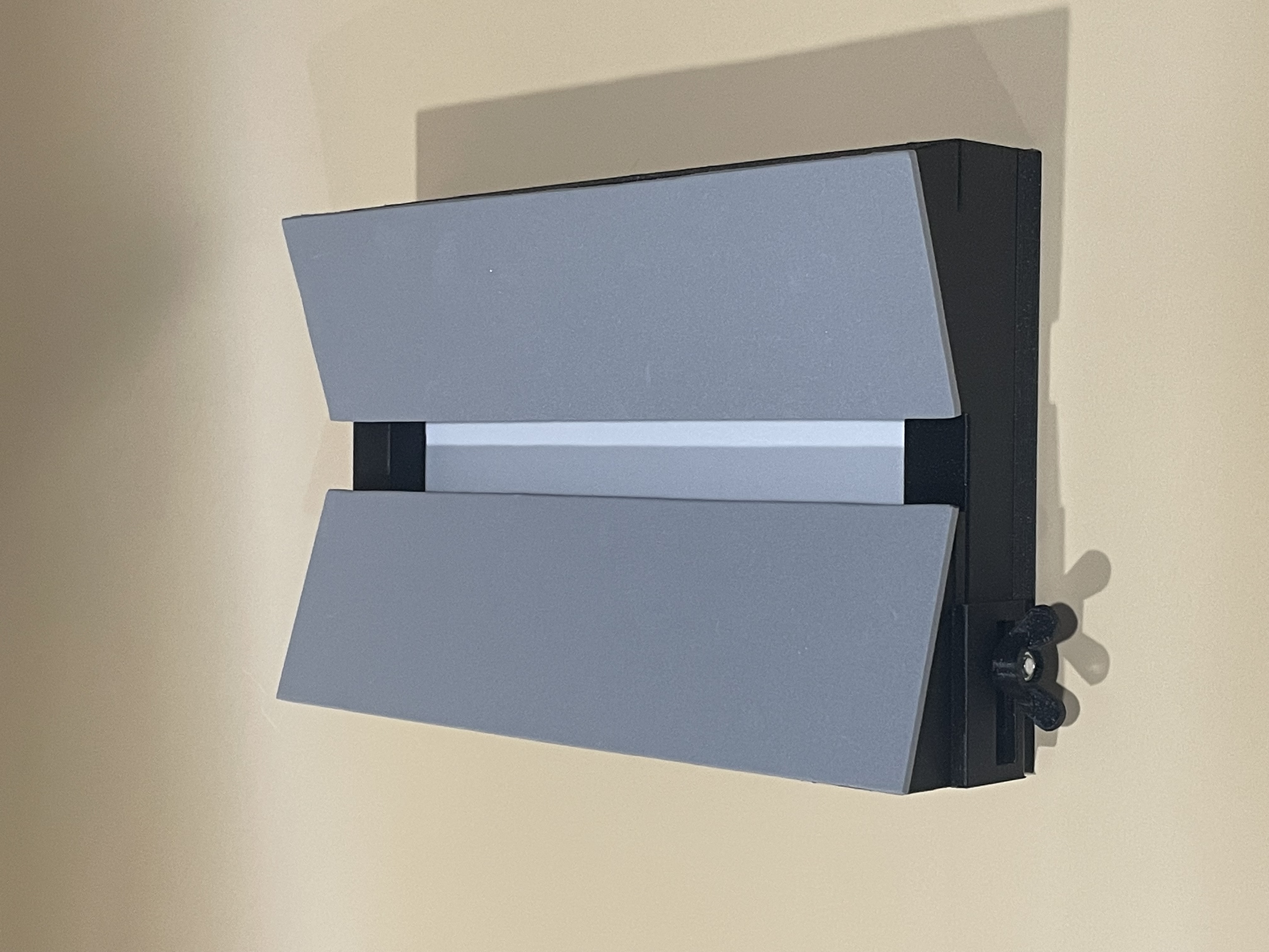 Adjustable V Shaped Spreading Board