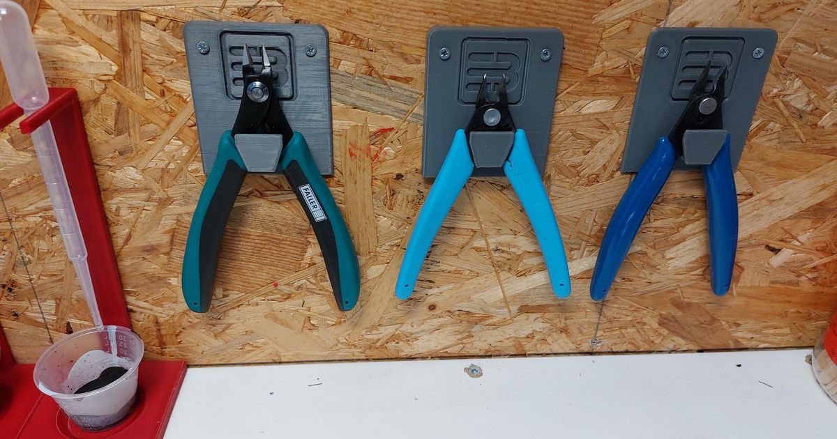 Pliers holder for Ikea SKÅDIS by ByteSlinger, Download free STL model