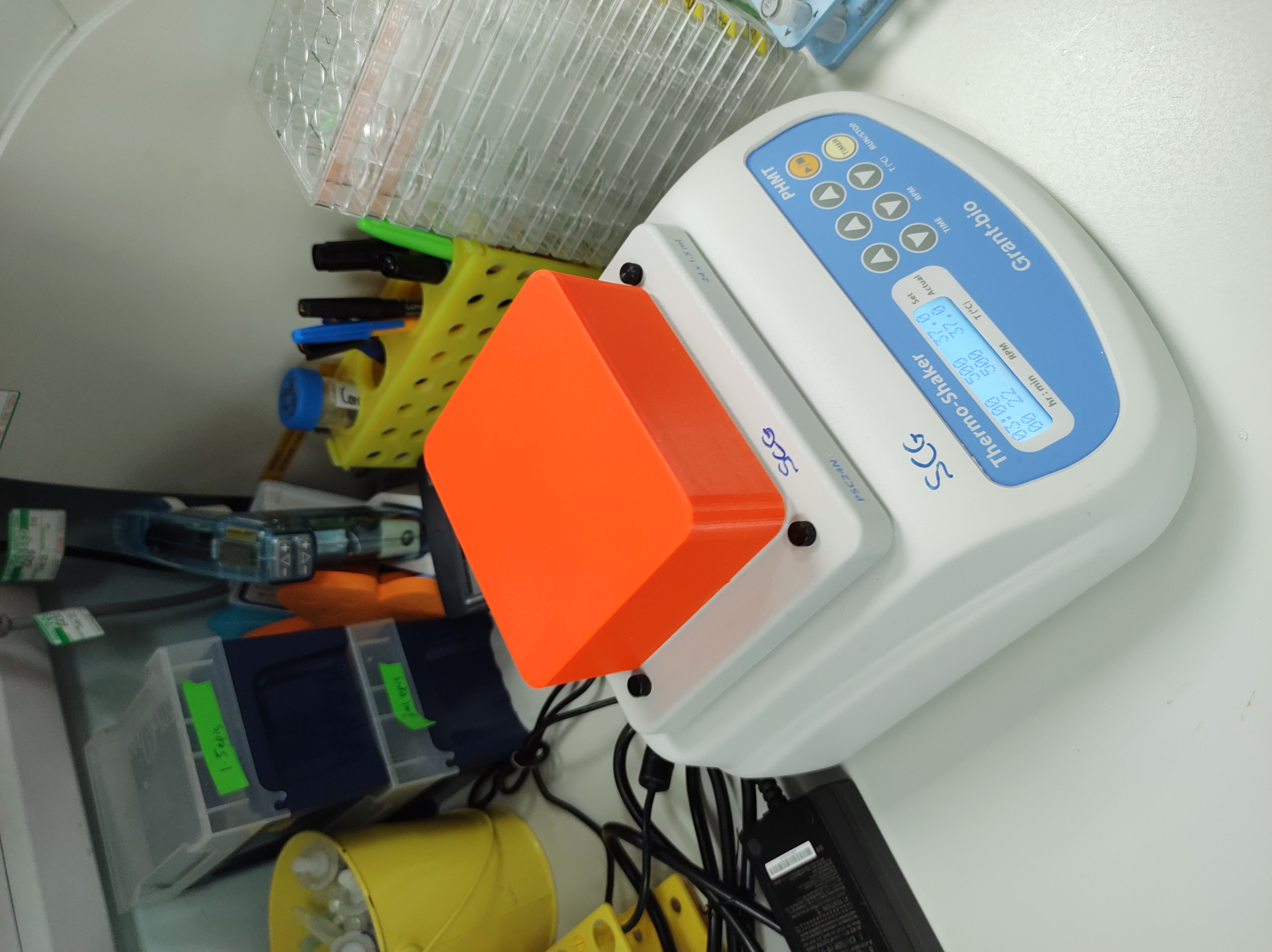 Microcentrifuge Tube Thermo Shaker lid
