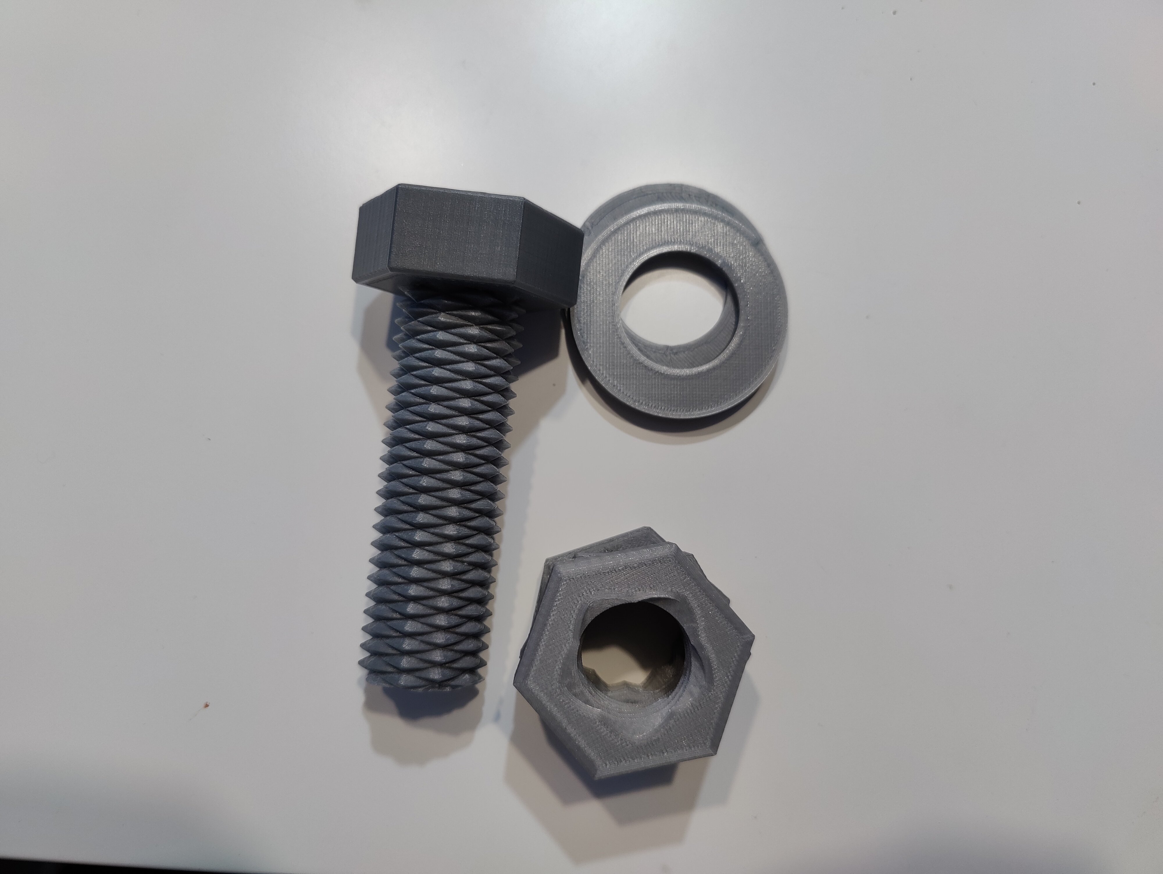 Miniatura 3 do modelo 3D Two-way bolt and nuts