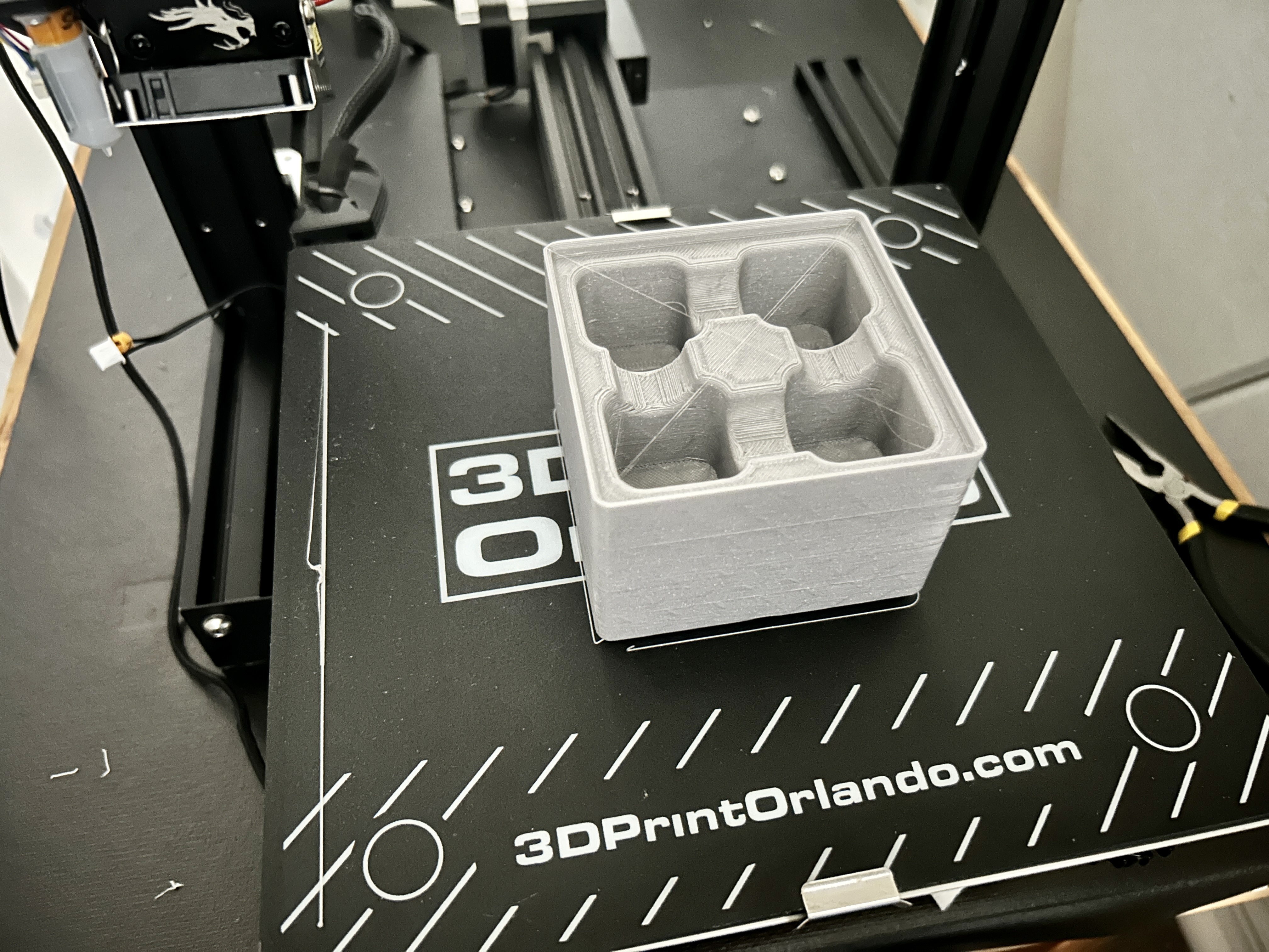 Miniatura 7 do modelo 3D Gridfinity Apple USB Plug Storage (U.S.)