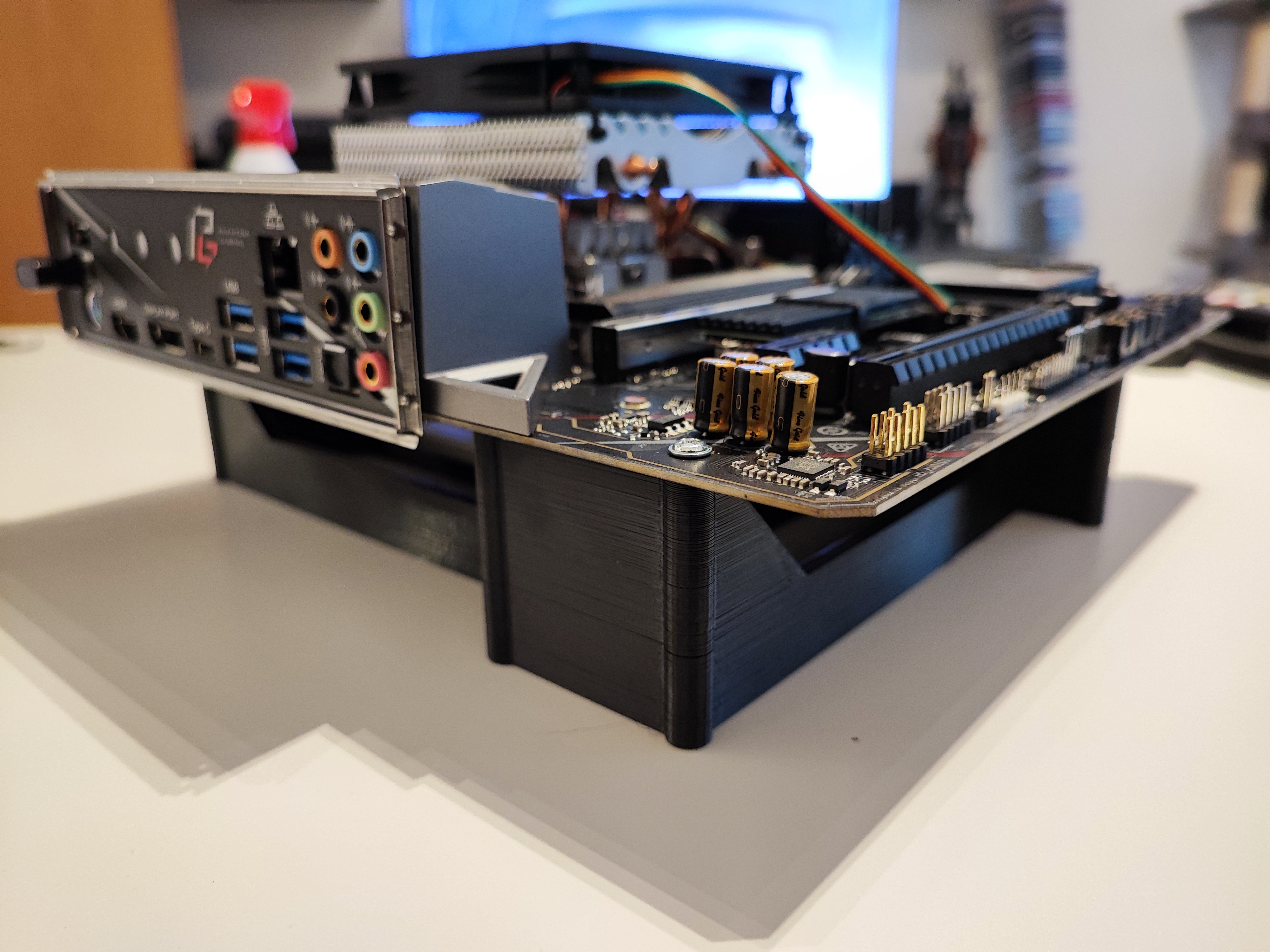 mATX benchtable - open PC case
