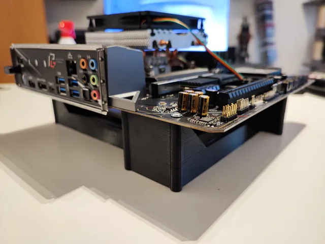 mATX benchtable - open PC case