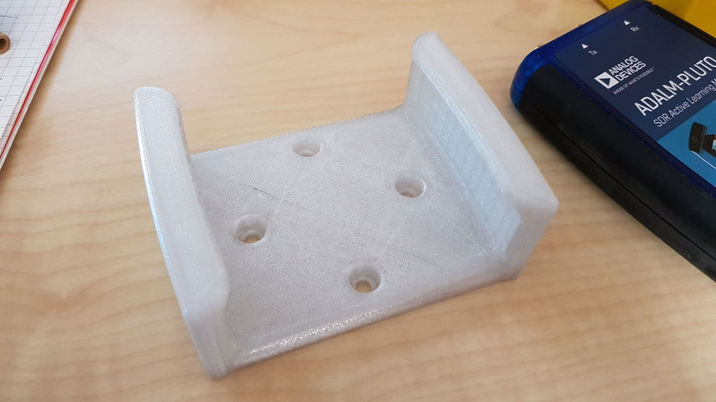 Miniatura 2 do modelo 3D Adalm Pluto Holder universal