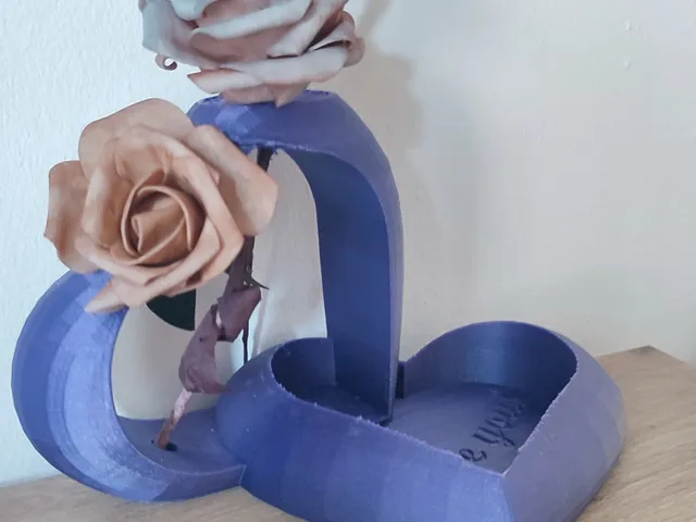 LOVE sign / LOVE gift / Valentine in seven variants