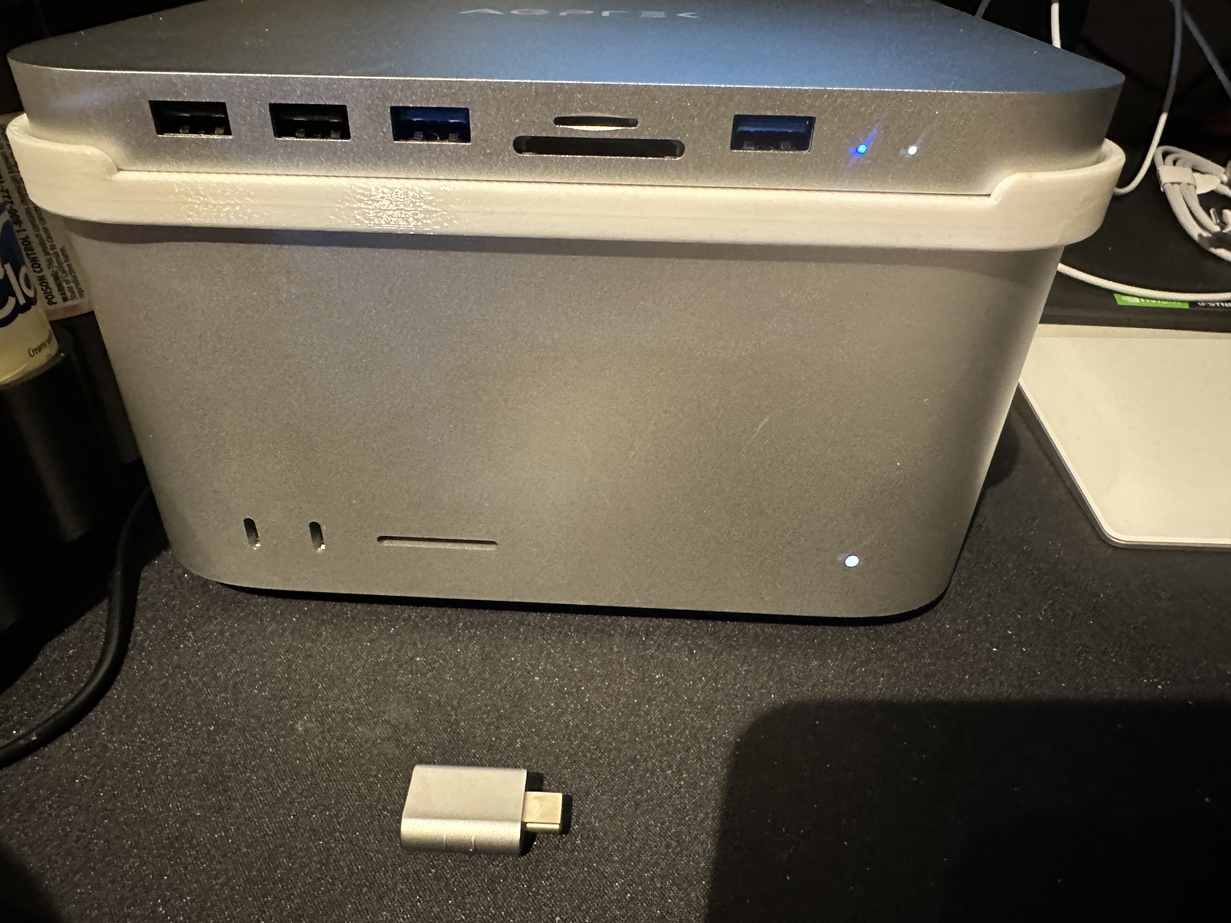 Mac Studio or mini thunderbolt dock holder
