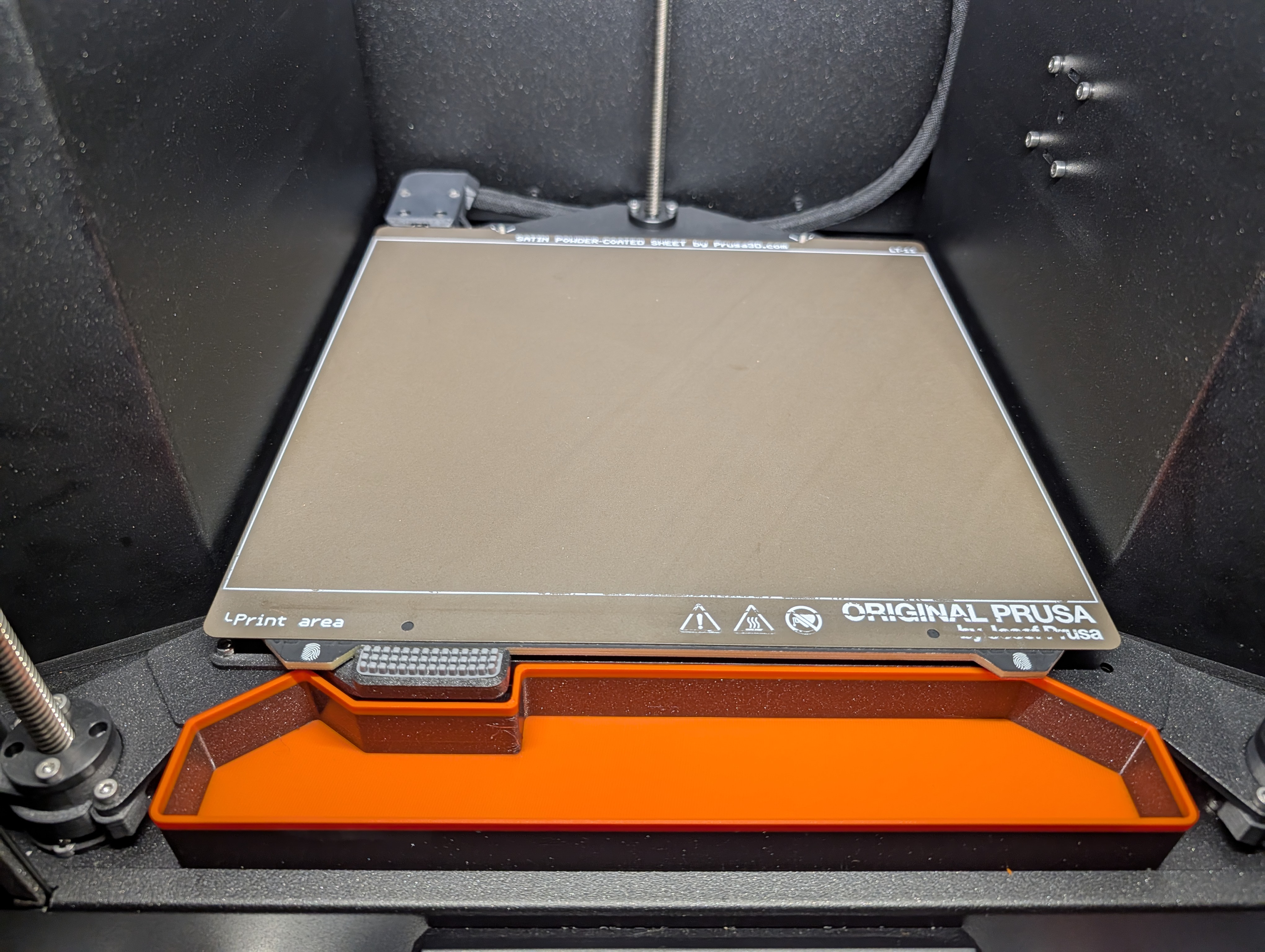 Core One Trash bin with magnet and nozzle wiper notch