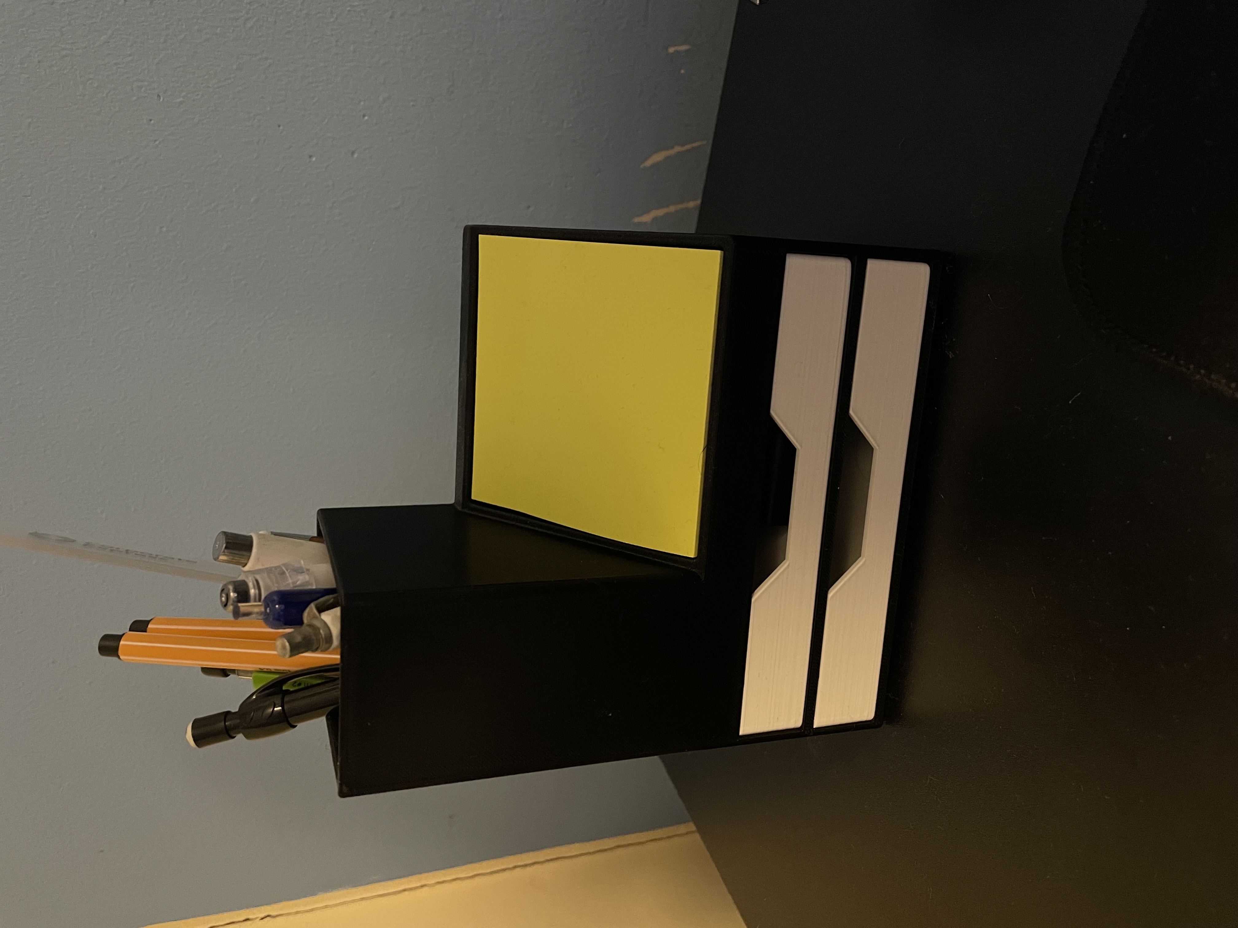 Simple Desk Organizer - With Post-It and Drawers
