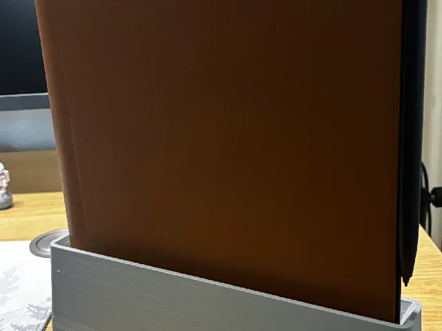 reMarkable Stand with Logo (remix)