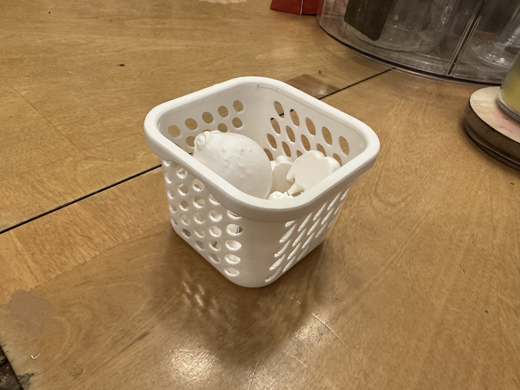 Mini Laundry Basket with Oval Holes by markury Download free STL
