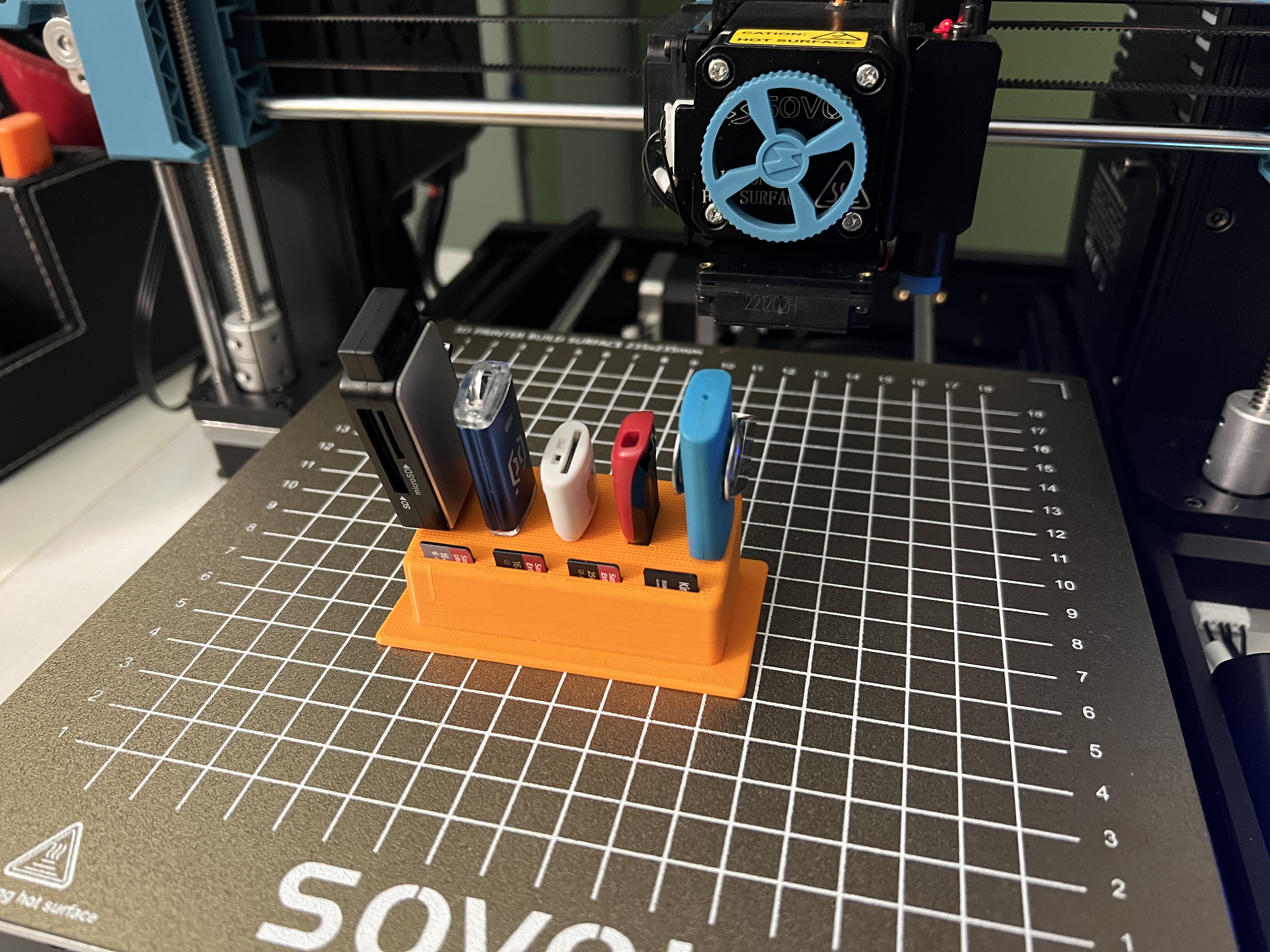 USB and Micro SD desk organizer