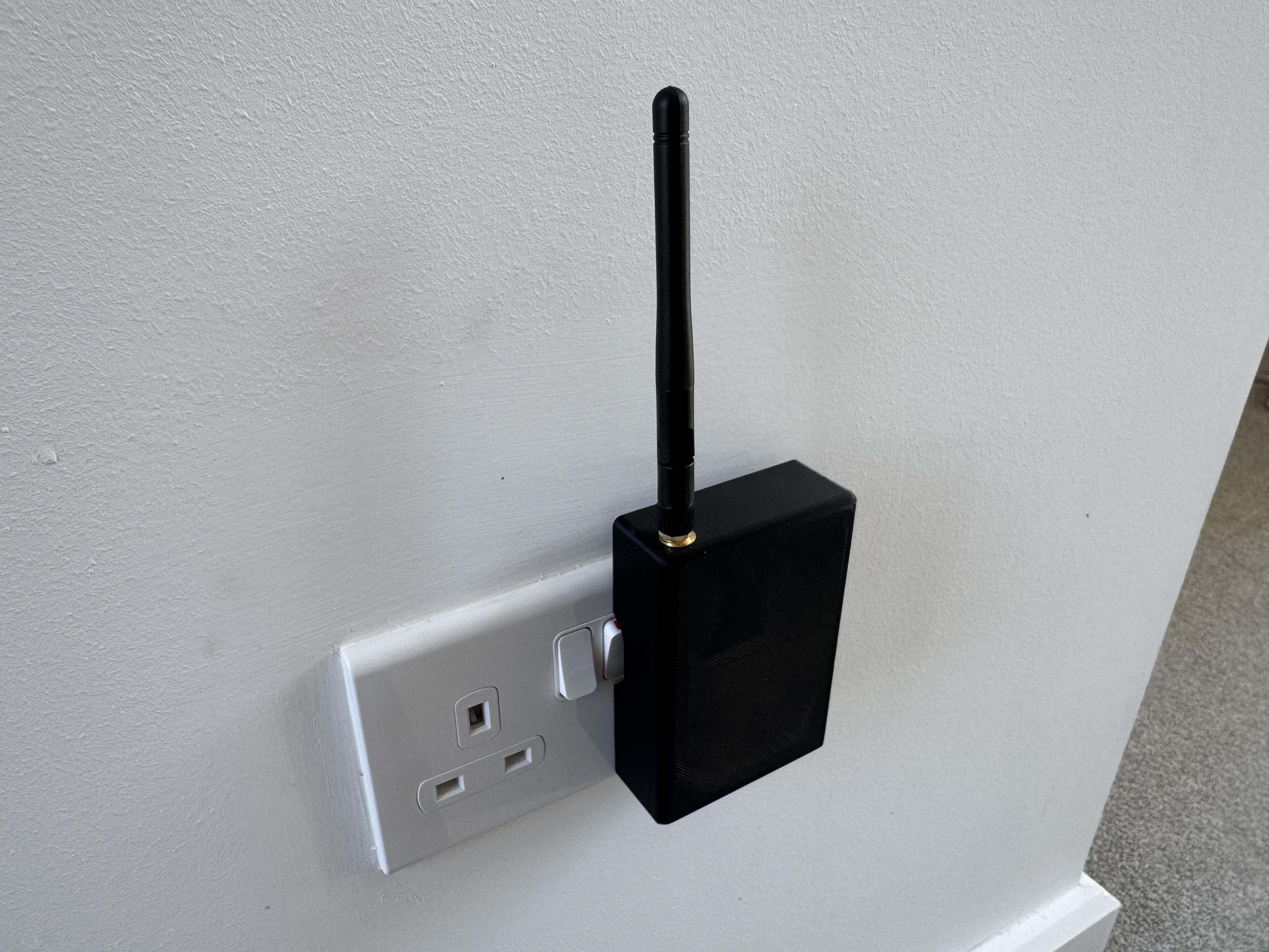 Case for ESP32 bluetooth proxy including external aerial — miniatura 4