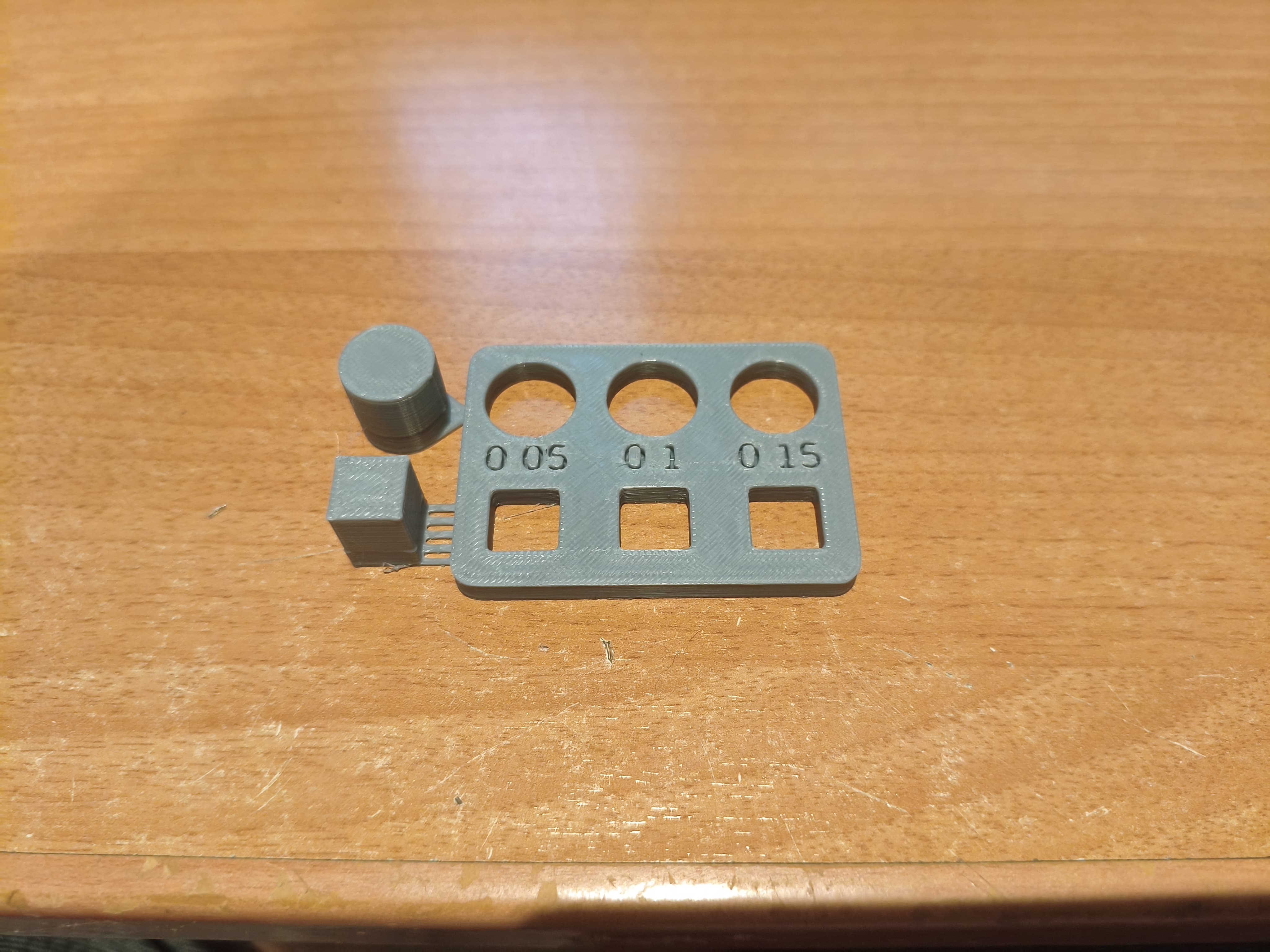 Miniatura 2 do modelo 3D Small Tolerance Test