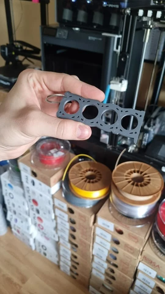 Miniatura 4 do modelo 3D Engine block keyring pendant