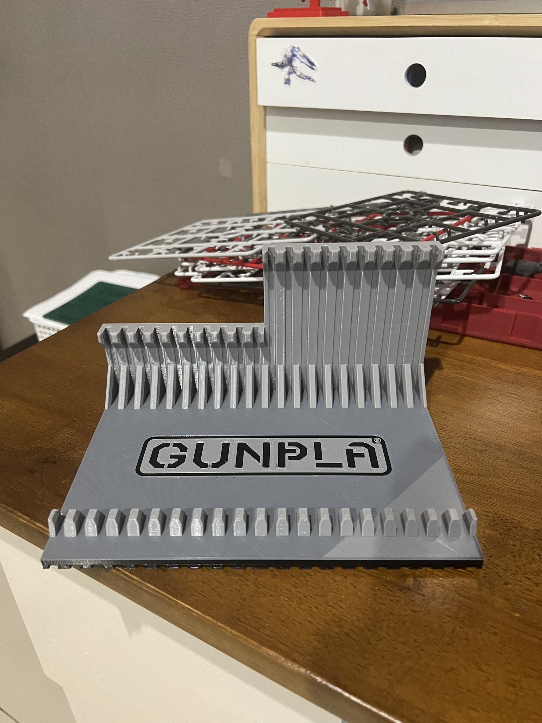 Gunpla runner stand with lock  click! click!