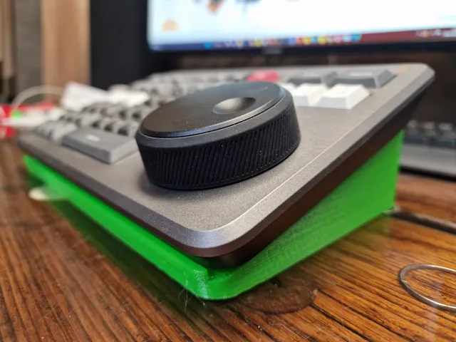 Davinci Resolve Speed Editor Angle Stand