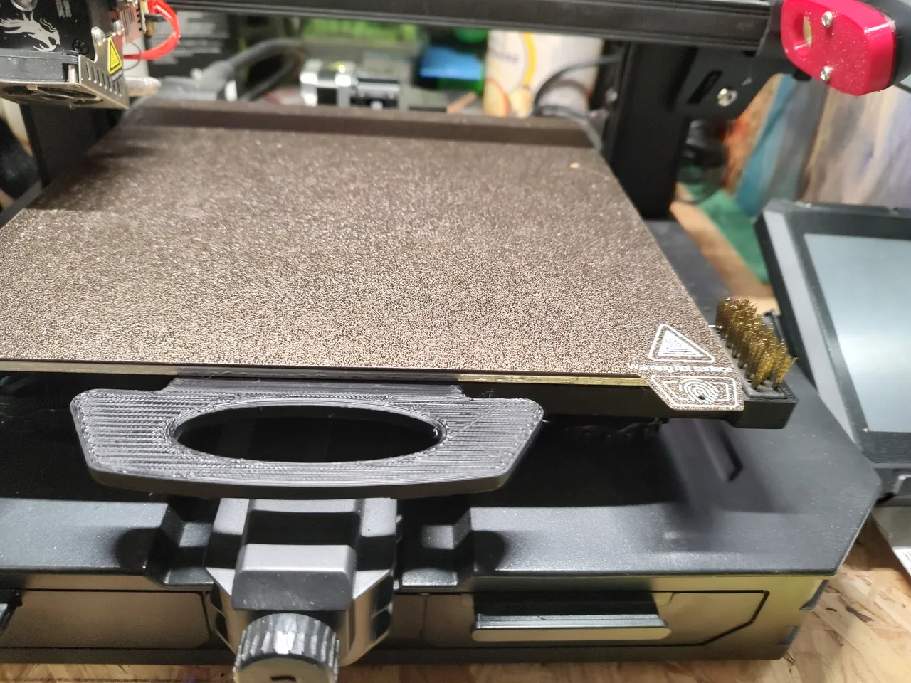 Ender 3 s1 handle with brush holder by ZIOLele1980 | Download free