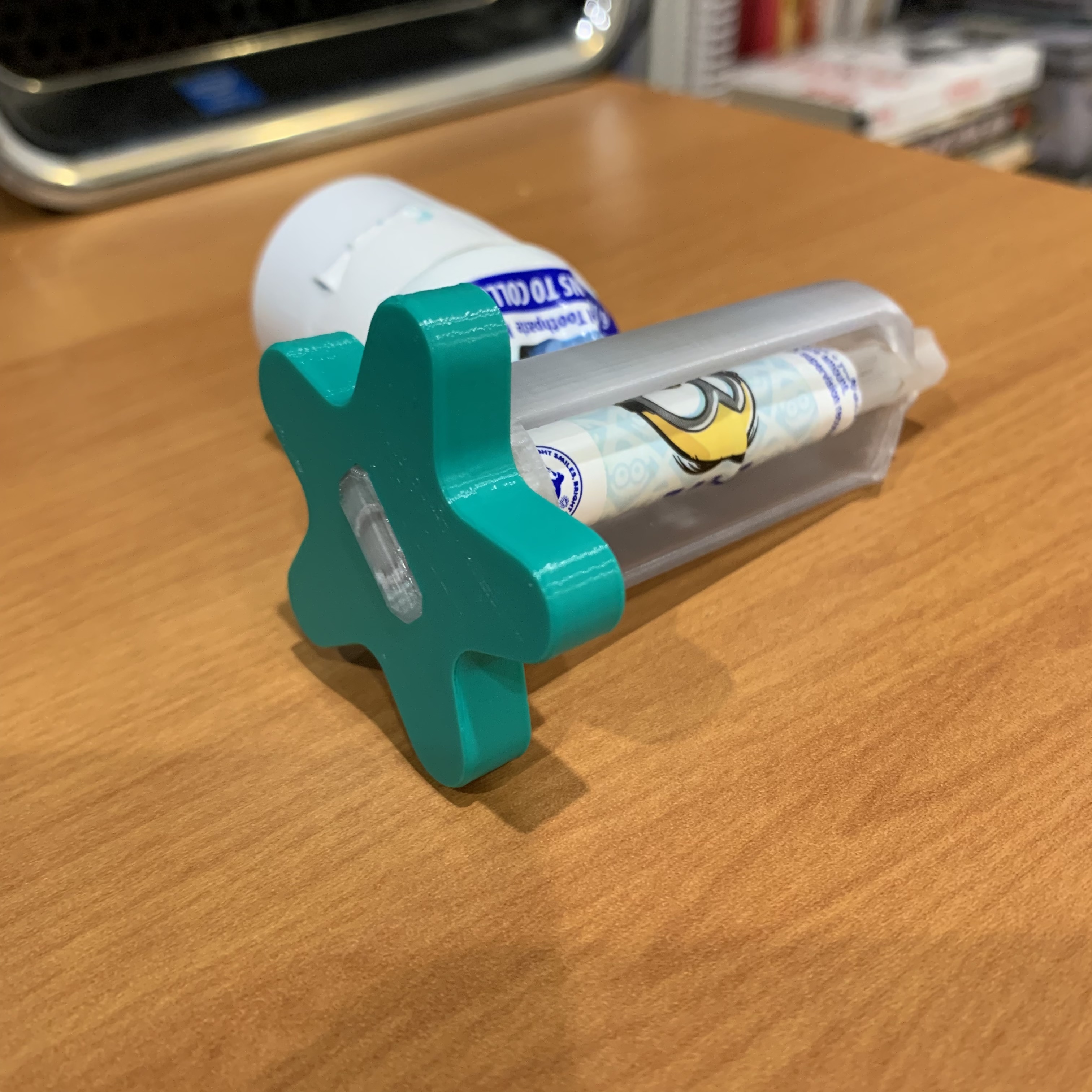 Bigger Handle for Ratchet Toothpaste Tube Squeezer